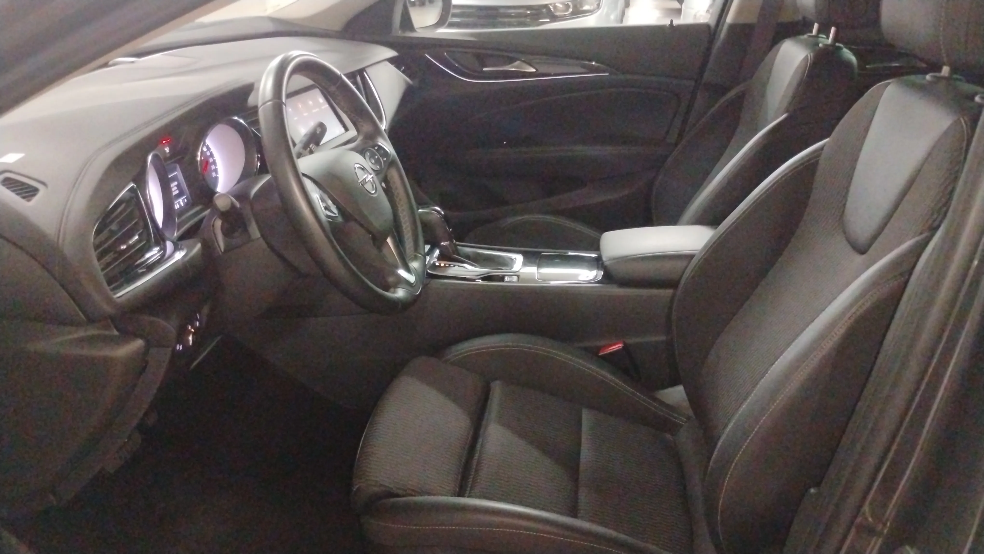 Opel Insignia GS Business Elegance 1.5D DVH AT8 - foto 22
