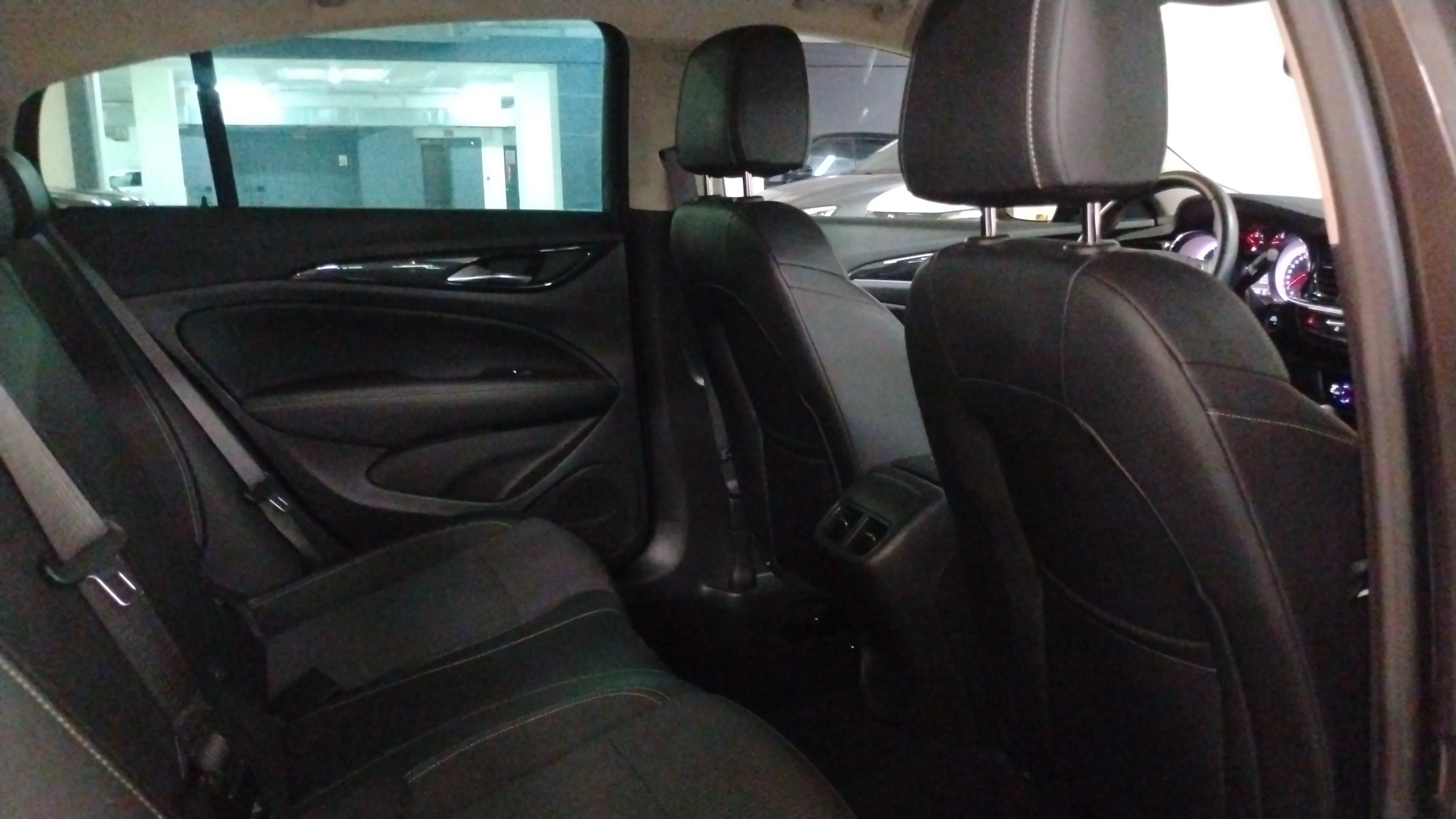Opel Insignia GS Business Elegance 1.5D DVH AT8 - foto 26
