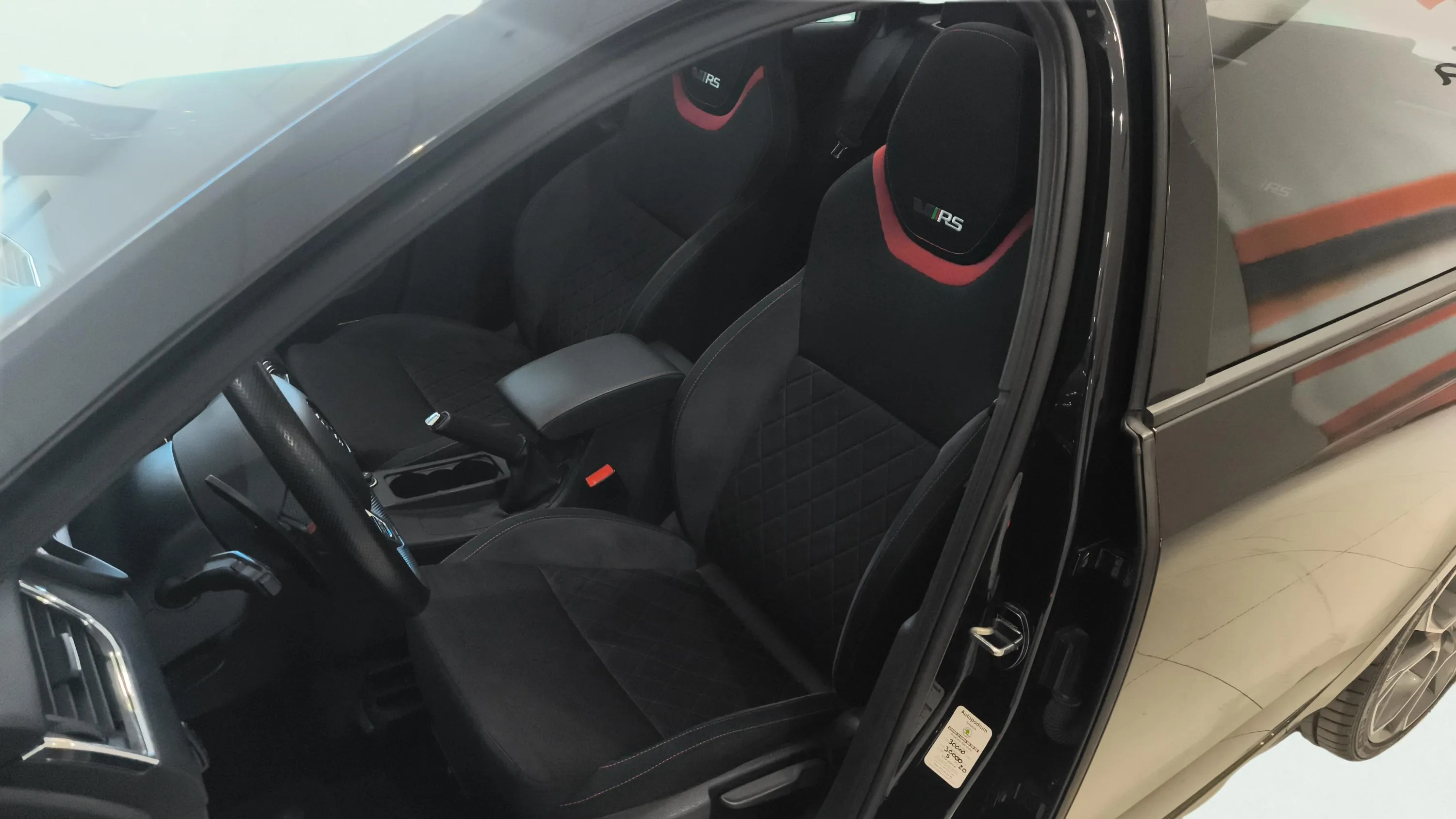 Škoda Octavia Combi 2.0 TSI DSG RS - foto 16