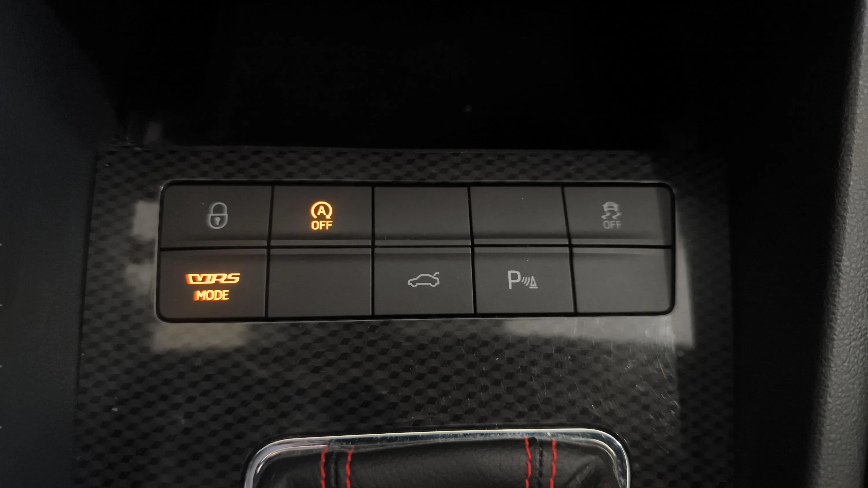 Škoda Octavia Combi 2.0 TSI DSG RS - foto 13