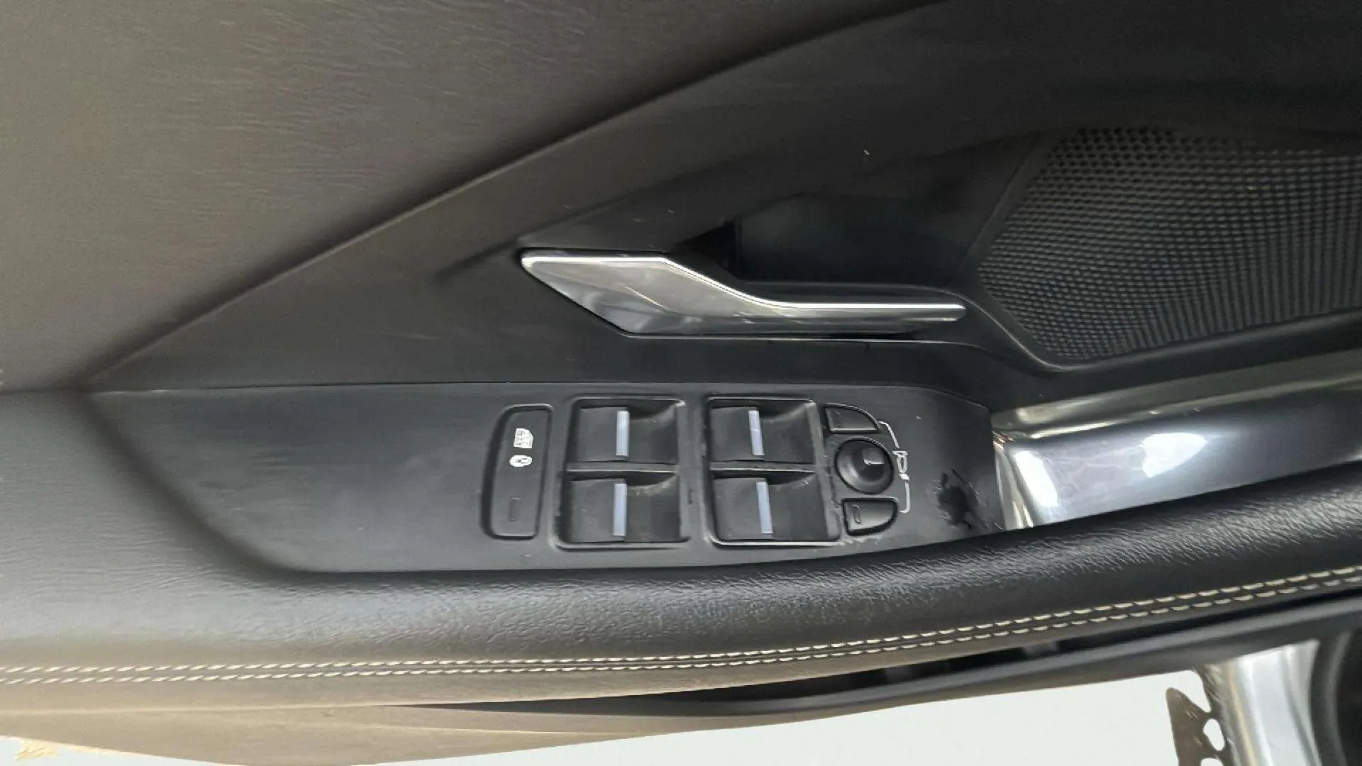 Jaguar E-Pace 2. R-Dynamic 4WD - foto 21
