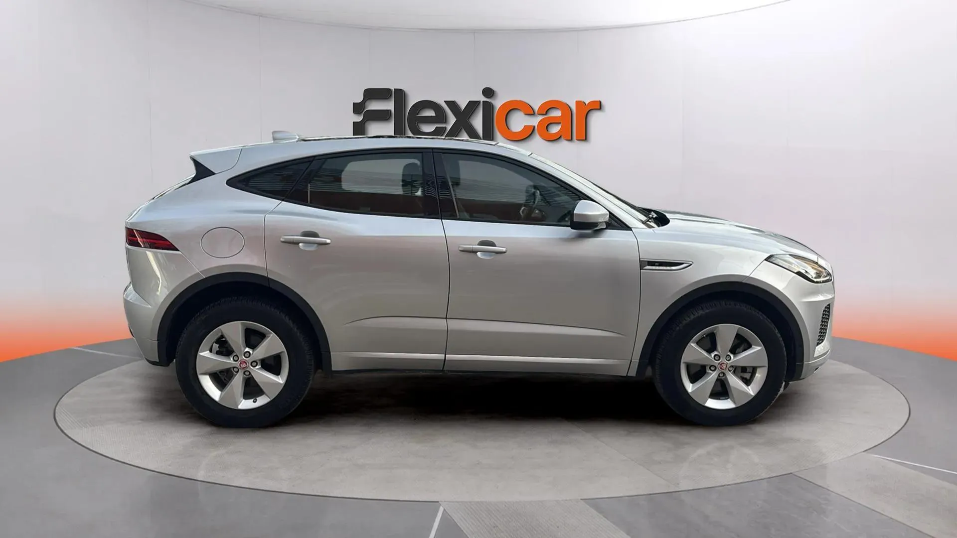 Jaguar E-Pace 2. R-Dynamic 4WD - foto 8