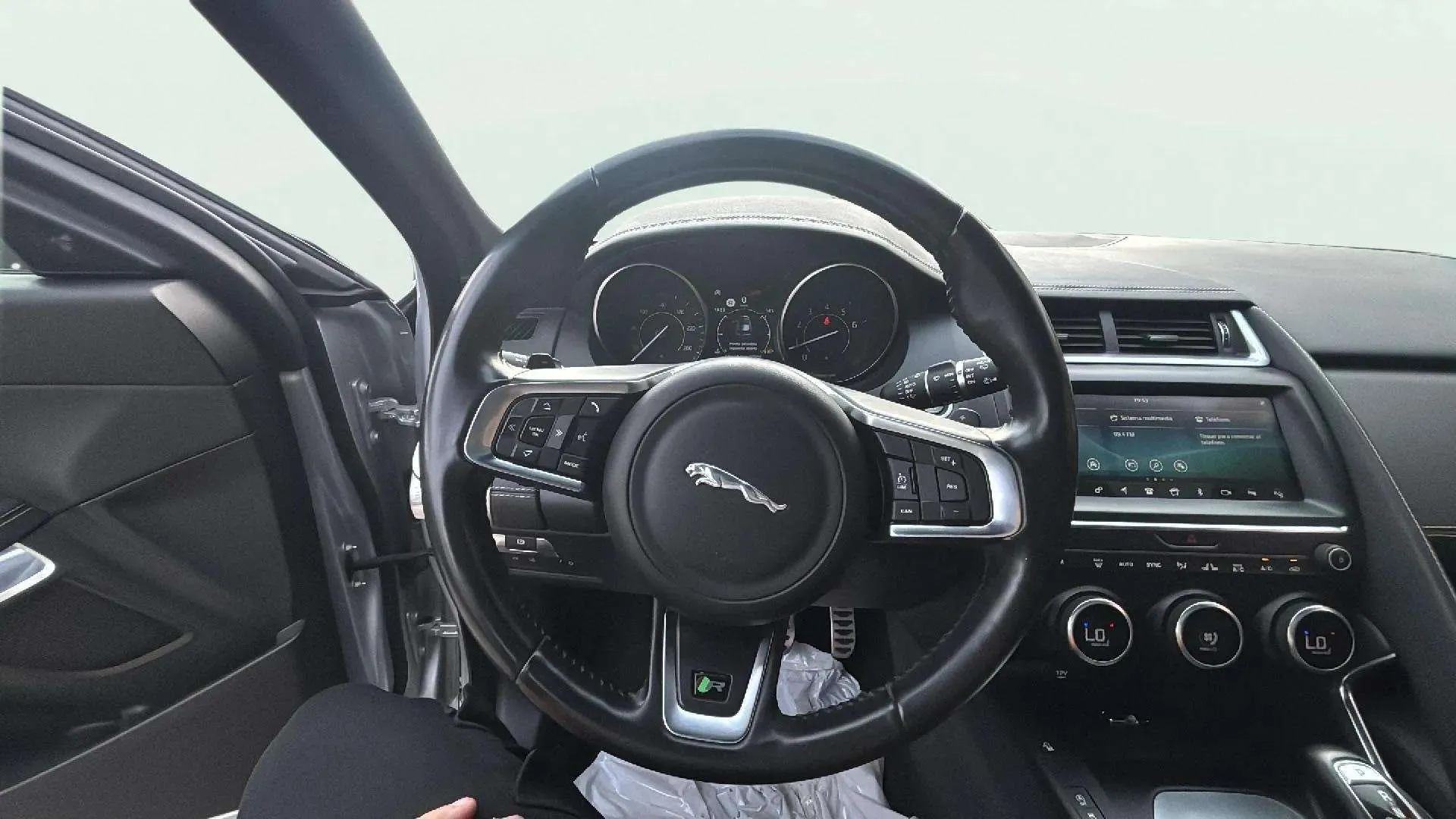 Jaguar E-Pace 2. R-Dynamic 4WD - foto 15