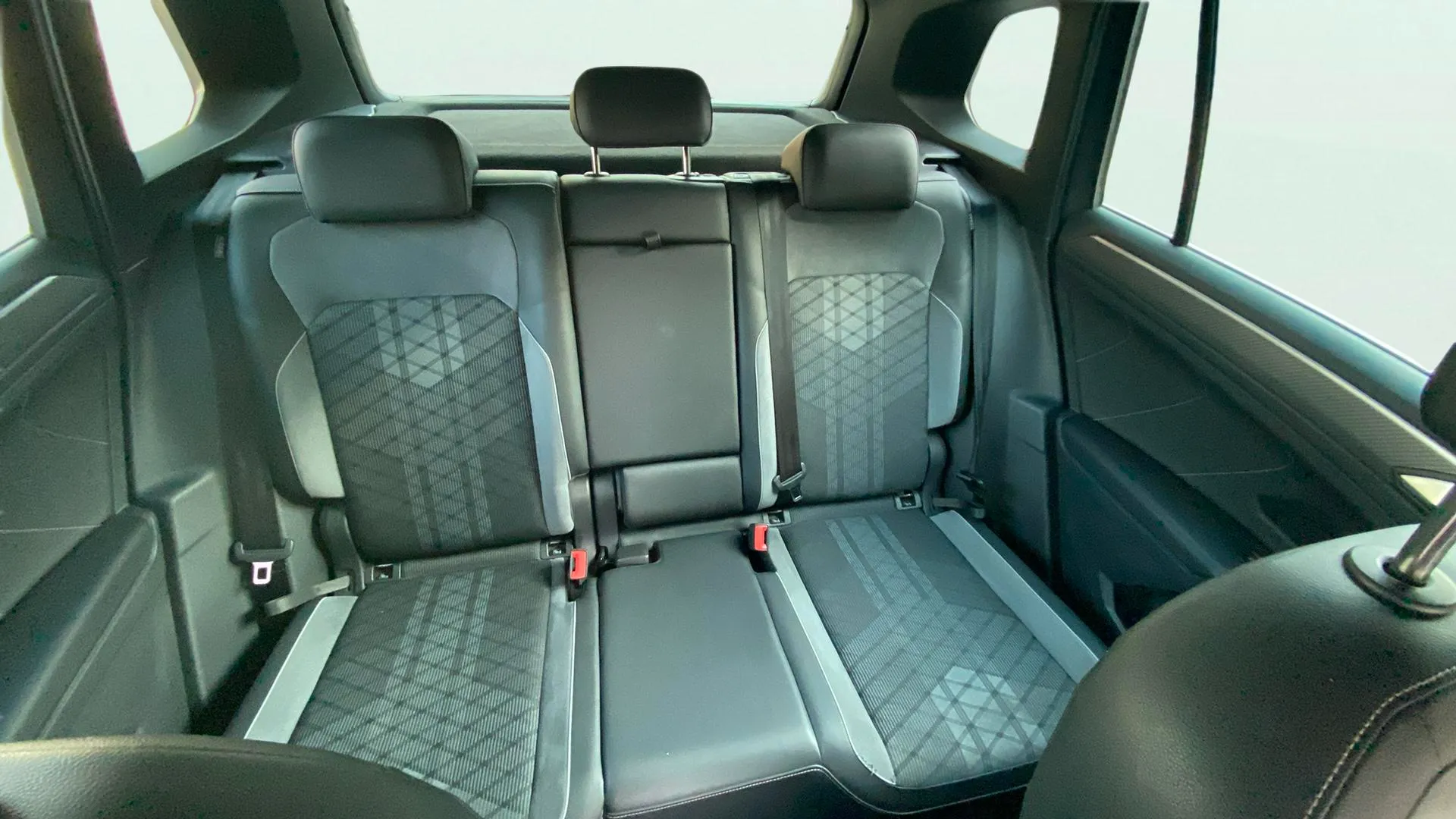 Volkswagen Tiguan R-Line 1.4 TSI eHybrid DSG - foto 15
