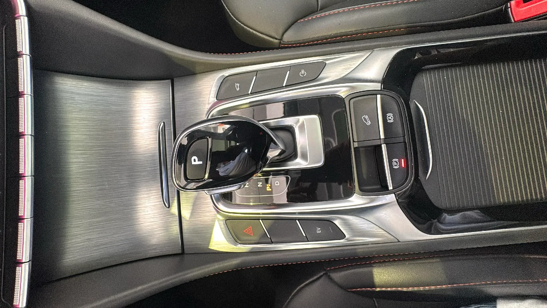 MG HS 1.5T-GDI PHEV Luxury - foto 24
