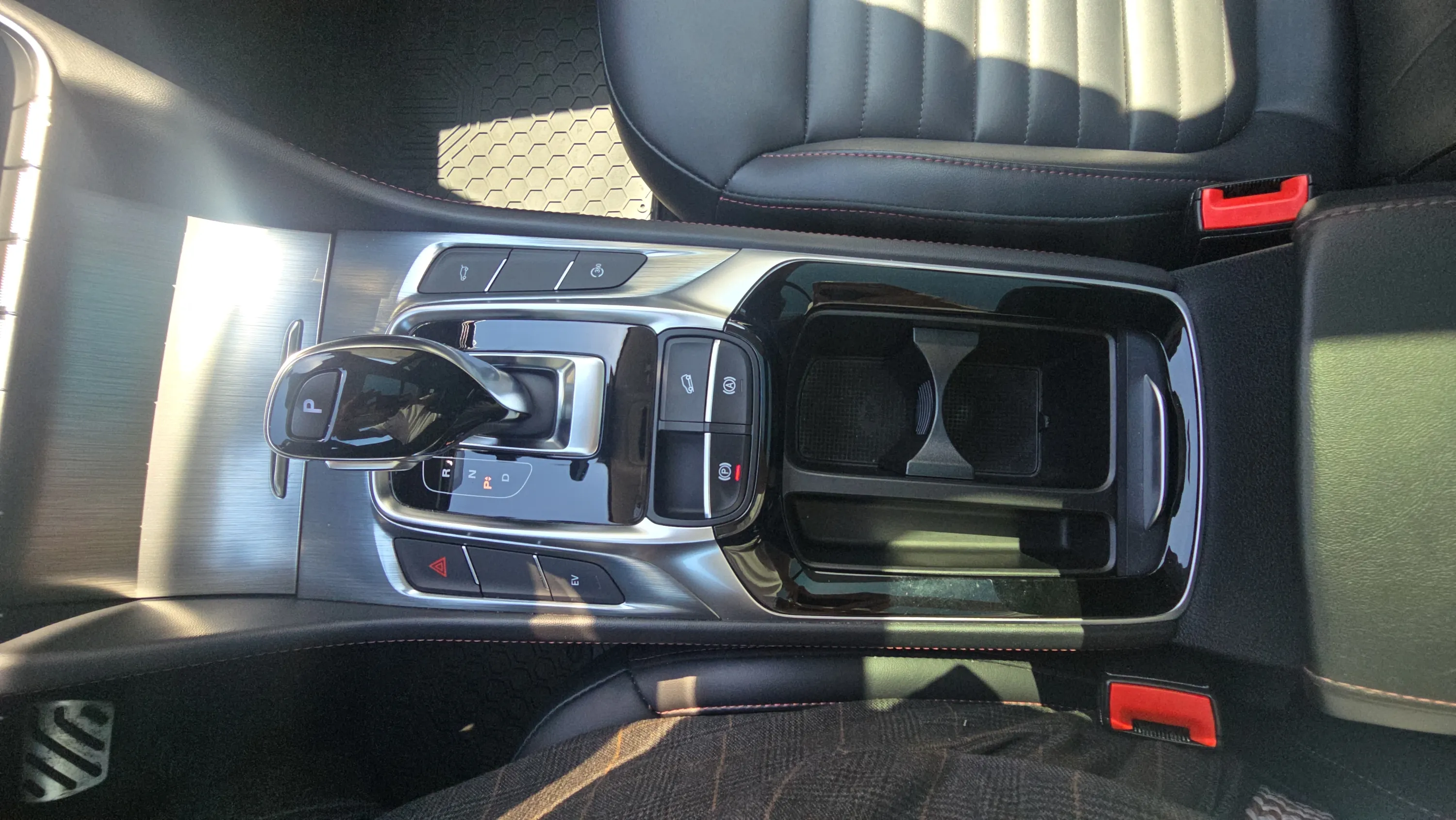 MG HS 1.5T-GDI PHEV Luxury - foto 16
