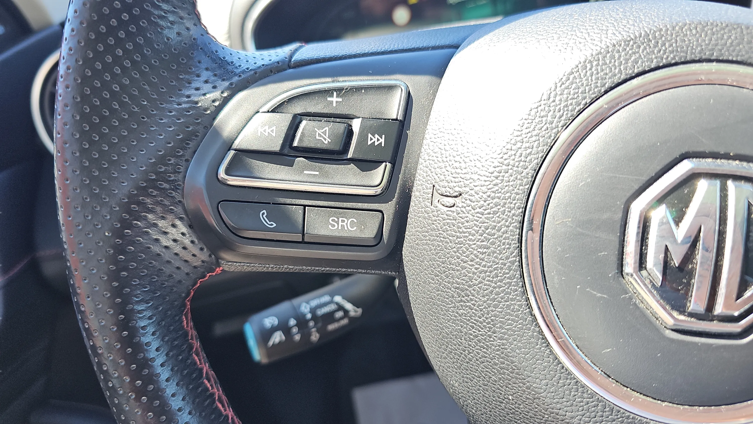 MG HS 1.5T-GDI PHEV Luxury - foto 12
