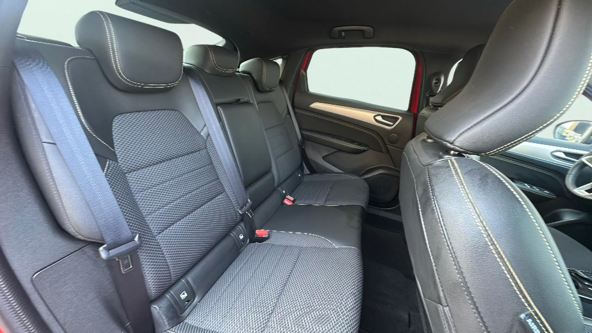 Renault Arkana Techno TCe EDC mild hybrid - foto 19