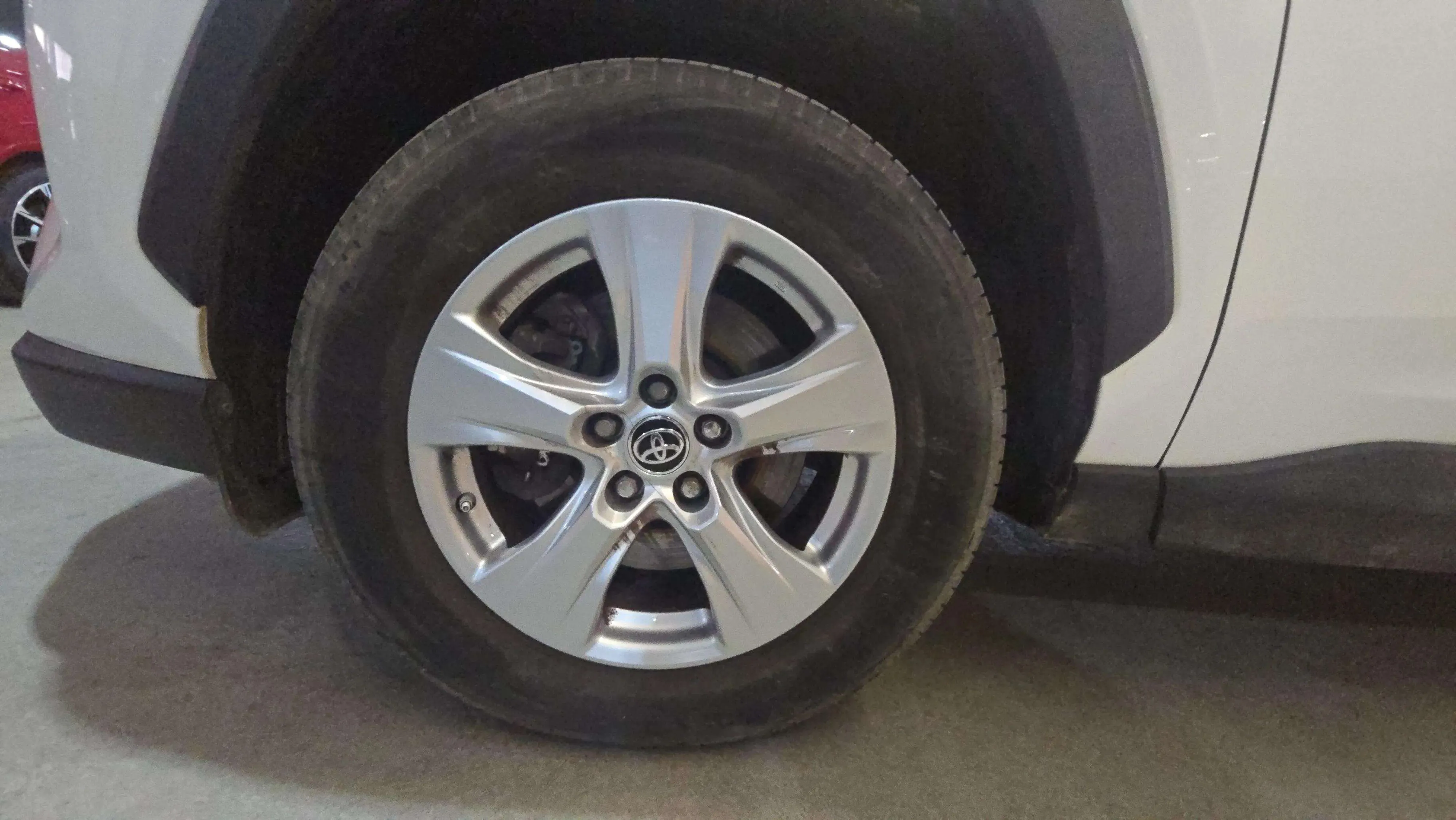 Toyota RAV4 2.5l 220H Business 4WD - foto 13