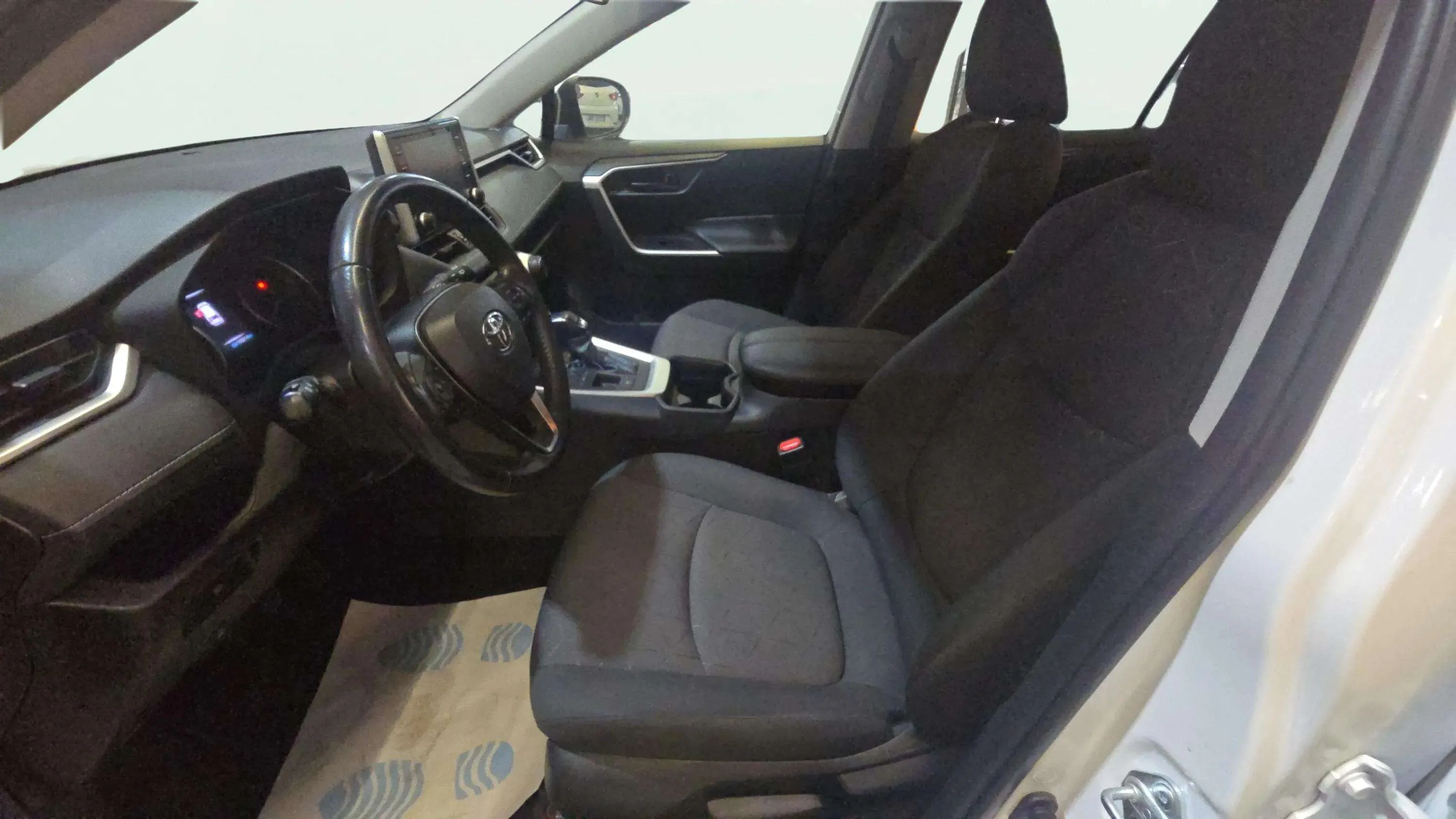 Toyota RAV4 2.5l 220H Business 4WD - foto 11