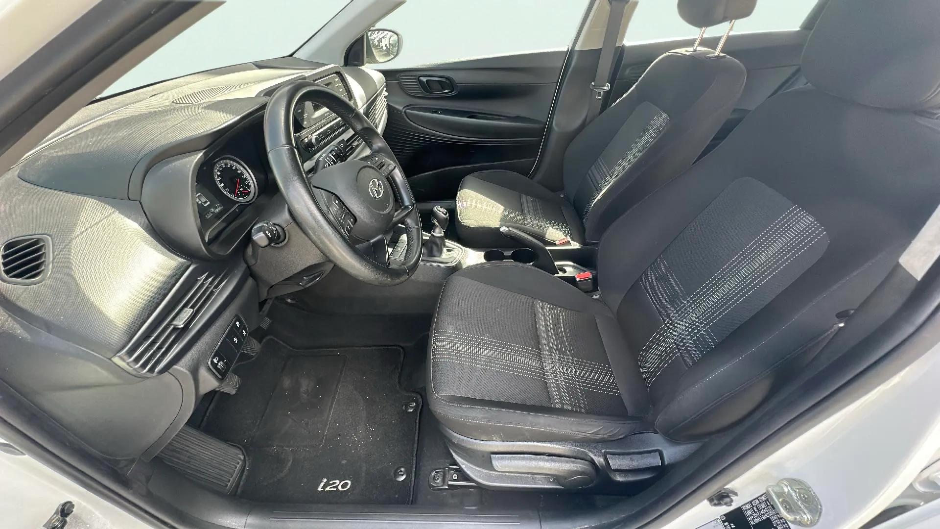 Hyundai i20 1.0 T-GDi 48V Essence - foto 14