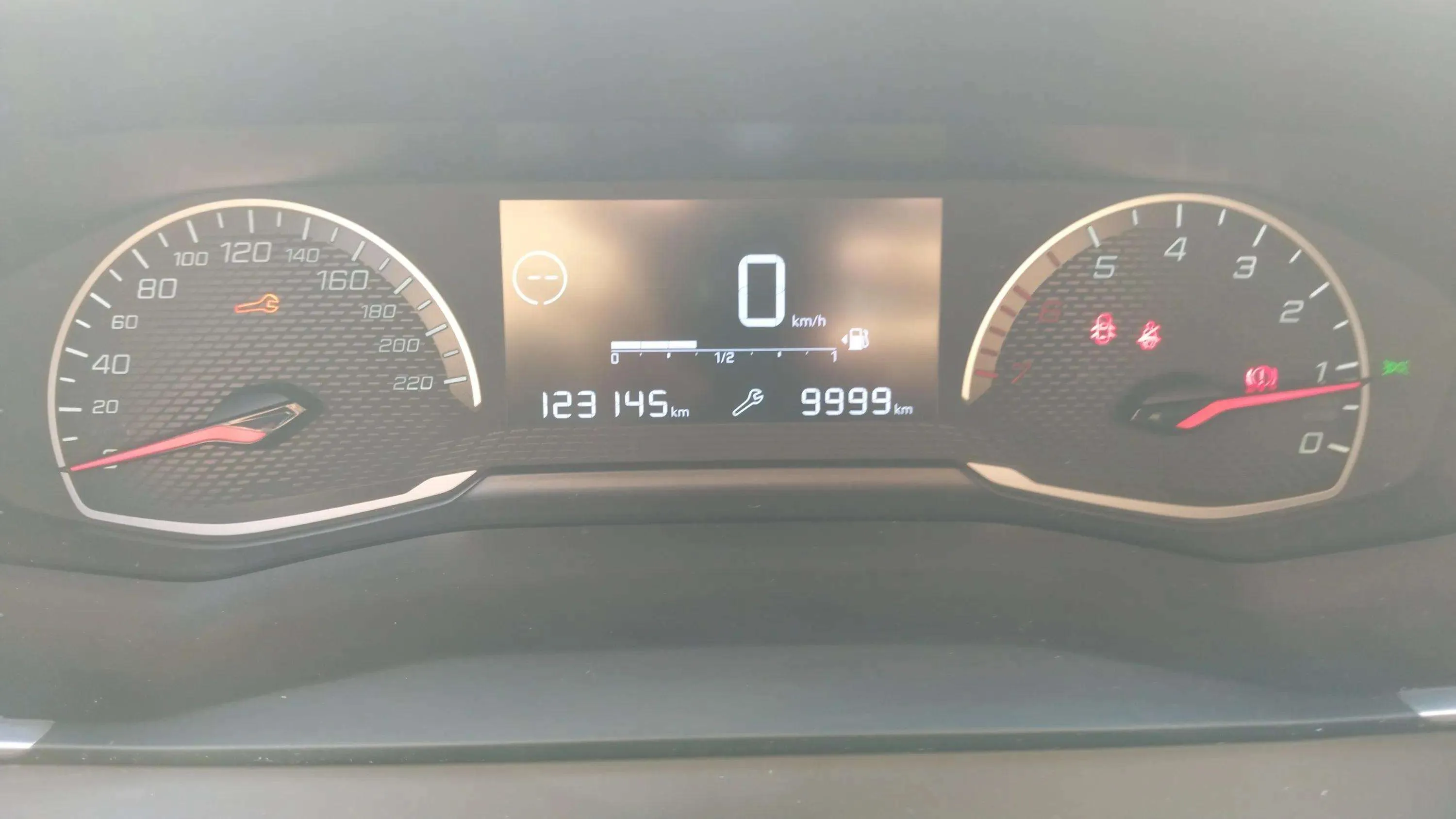 Peugeot 2008 Active BlueHDi - foto 6