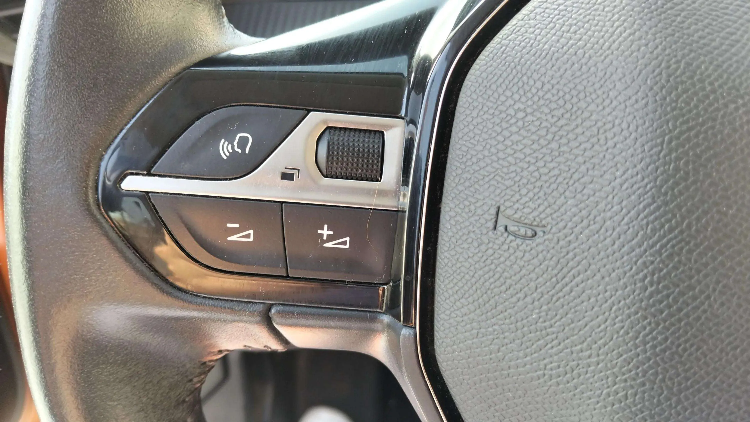 Peugeot 2008 Active BlueHDi - foto 8