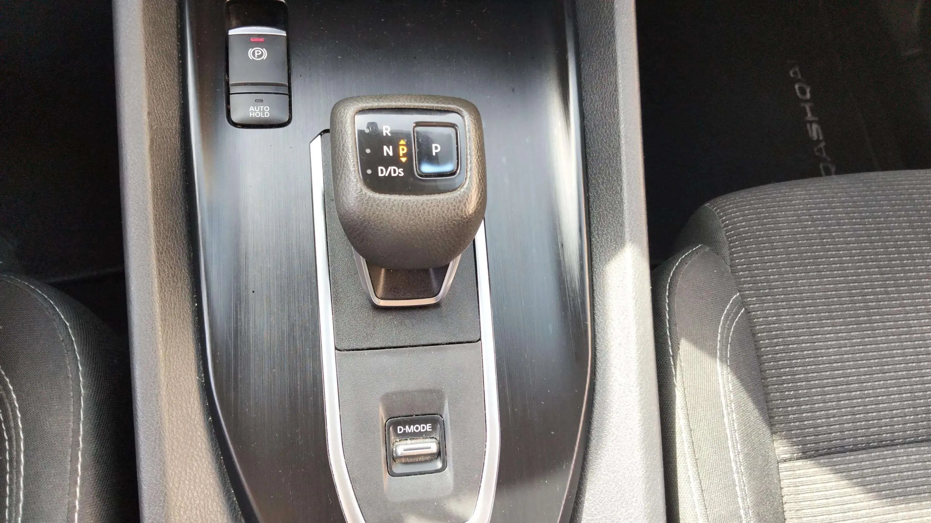 Nissan Qashqai DIG-T mHEV Xtronic Prem.Edit. Bit. - foto 17