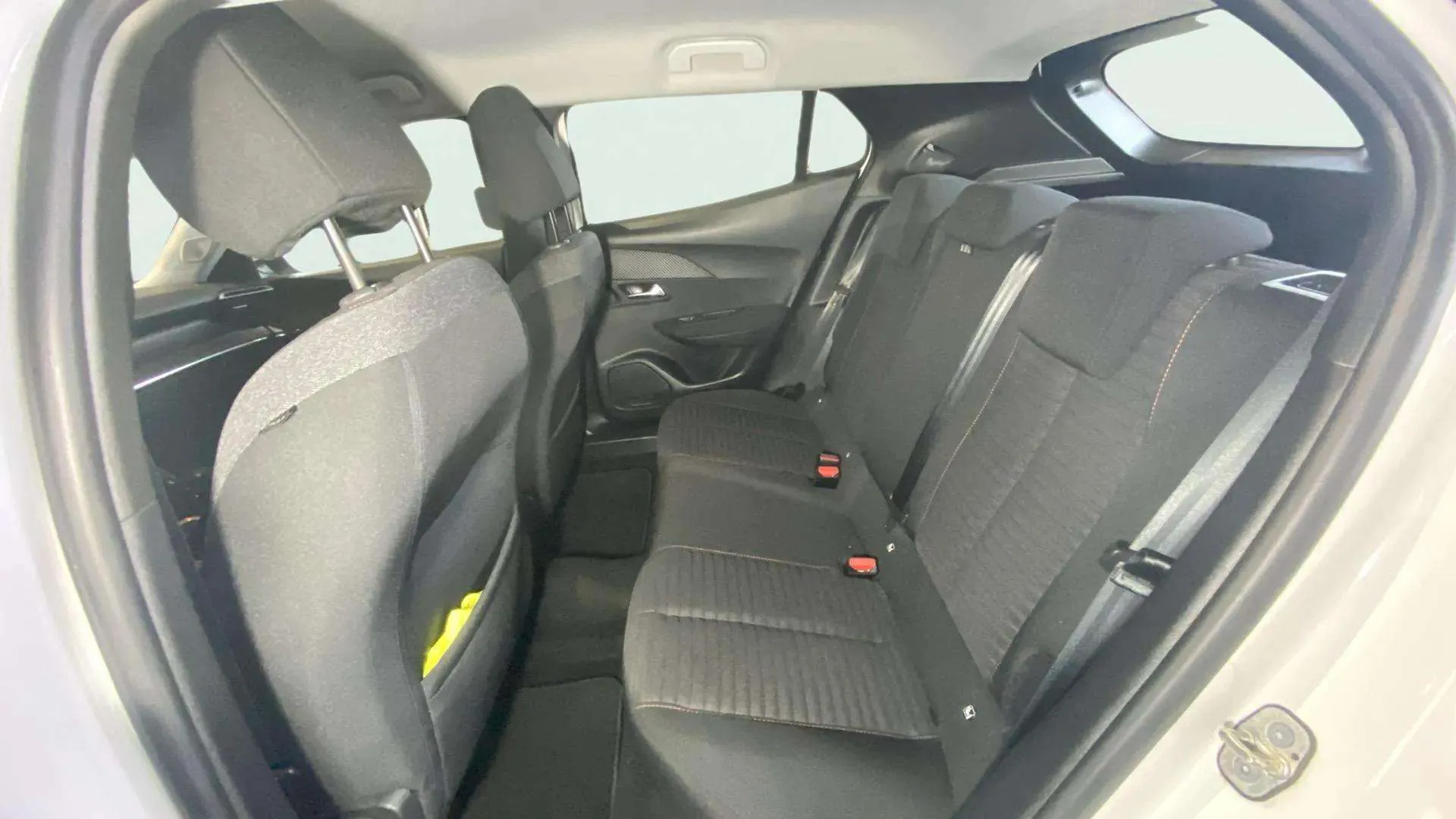 Peugeot 2008 Active Pack PureTech 100 BVM6 - foto 15
