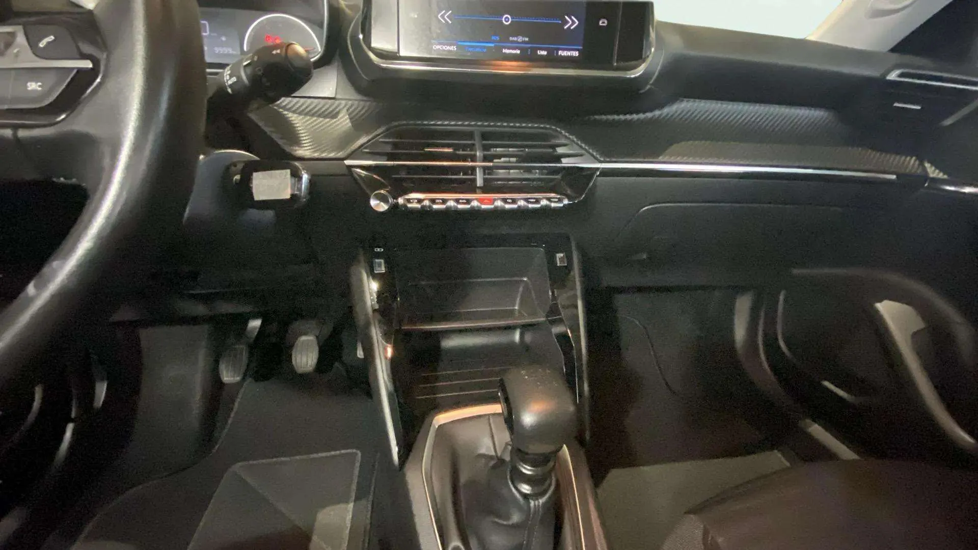 Peugeot 2008 Active Pack PureTech 100 BVM6 - foto 11