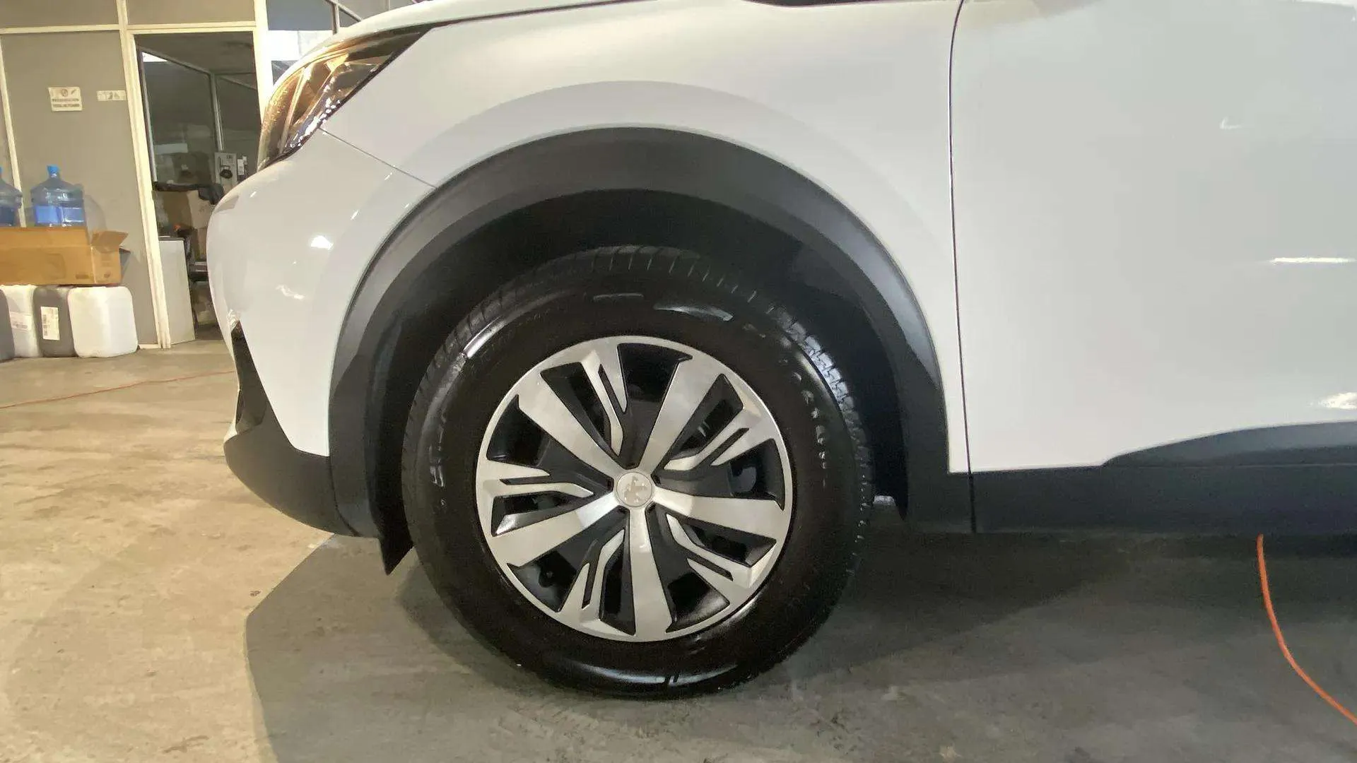Peugeot 2008 Active Pack PureTech 100 BVM6 - foto 17