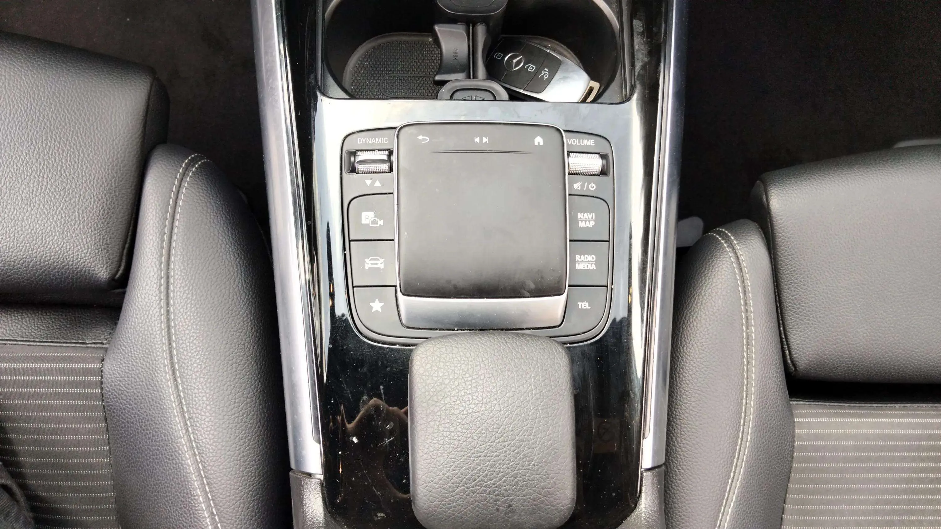 Mercedes-Benz GLA 250 e - foto 16