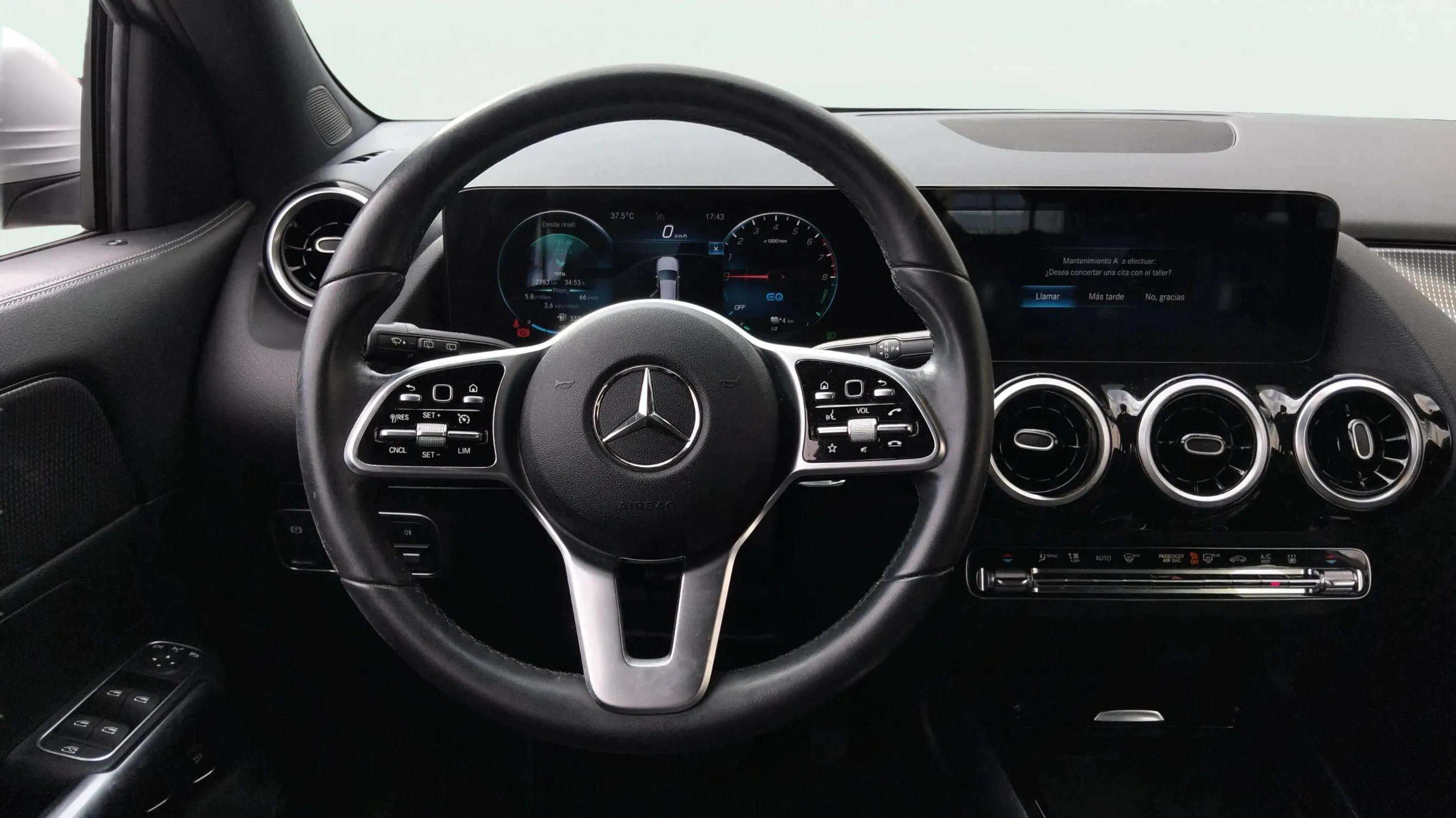 Mercedes-Benz GLA 250 e - foto 11