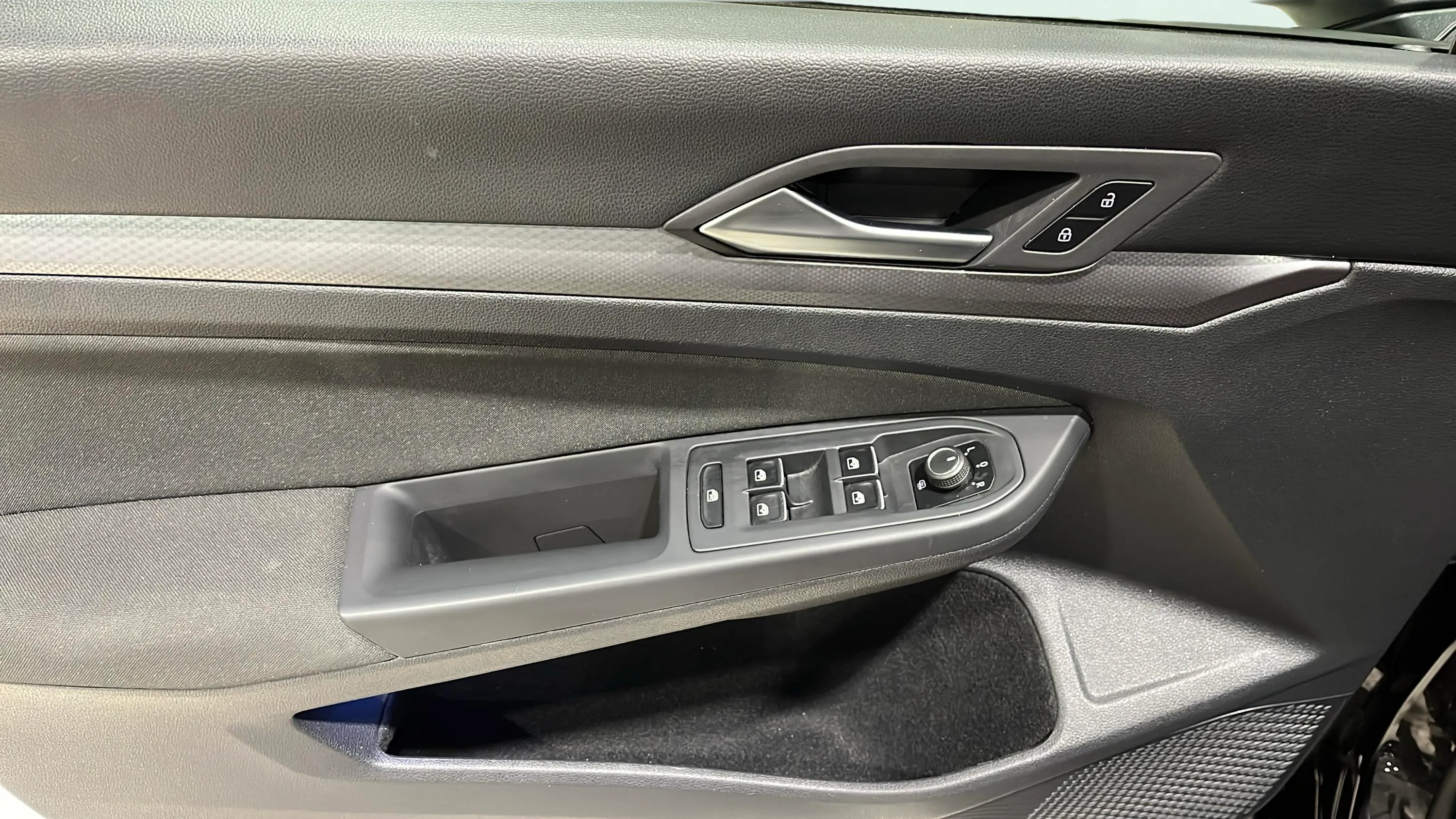 Volkswagen Golf 2.0 TDI - foto 14