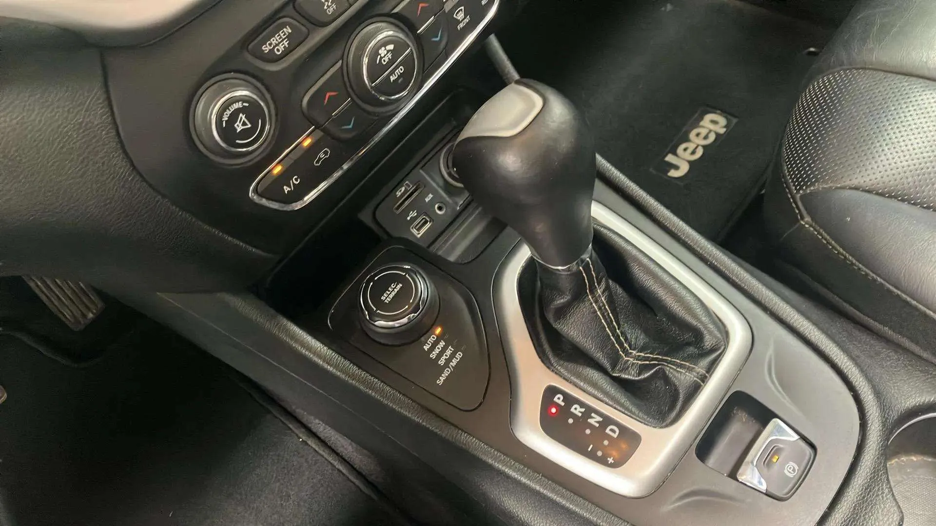 Jeep Cherokee 2.2 CRD Limited 4x4 Ac. D.II - foto 19