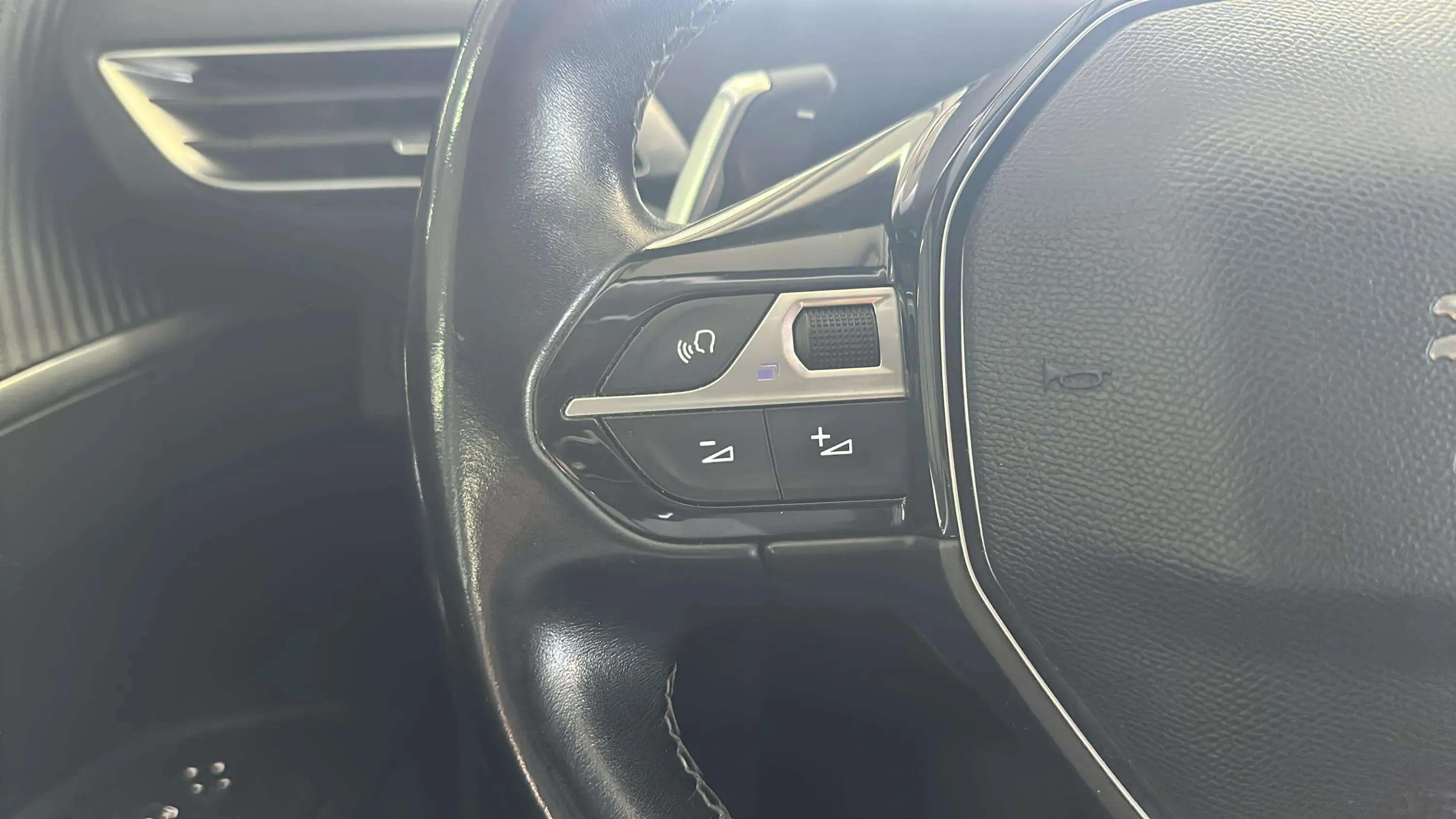 Peugeot 3008 1.2 PureTech Allure EAT8 - foto 12