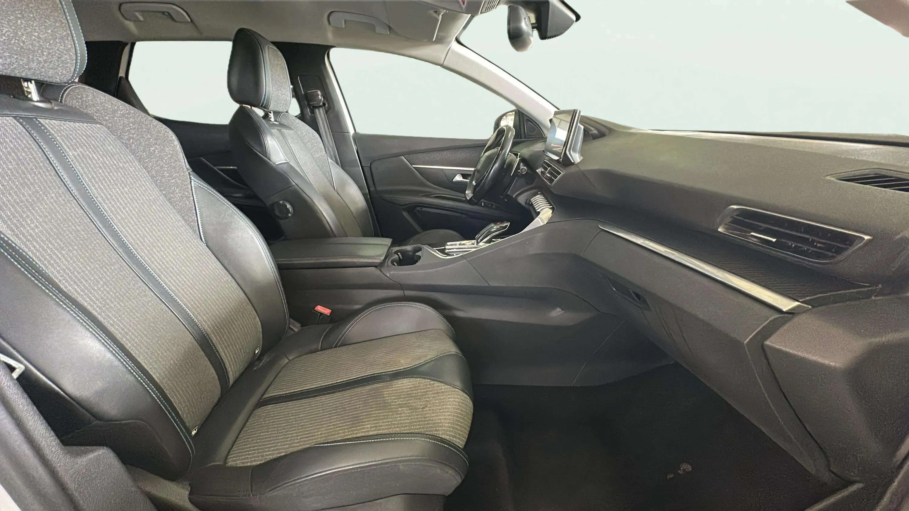 Peugeot 3008 1.2 PureTech Allure EAT8 - foto 21