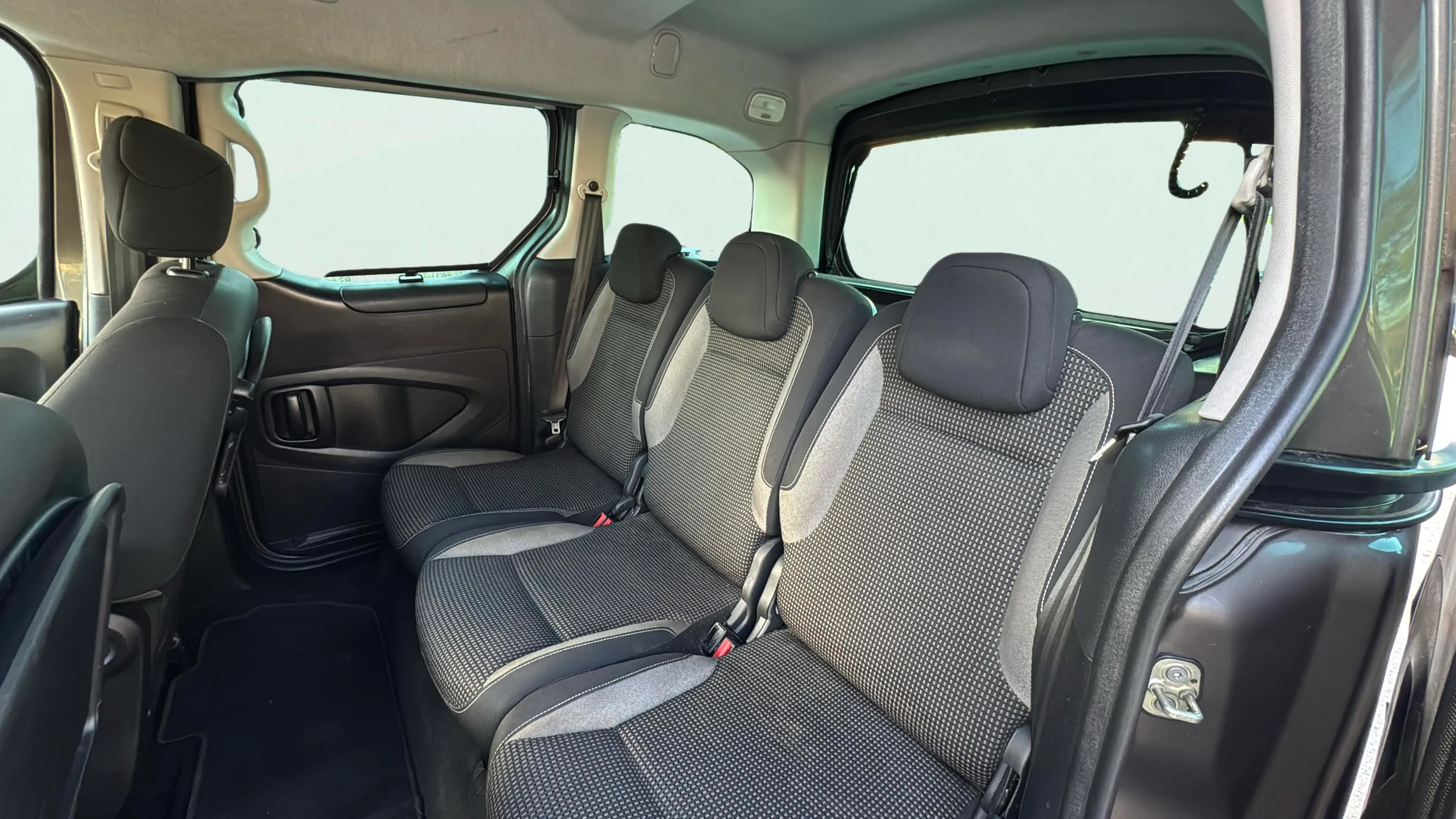 Peugeot Partner Tepee Adventure Ed 1.2 PureTech - foto 17