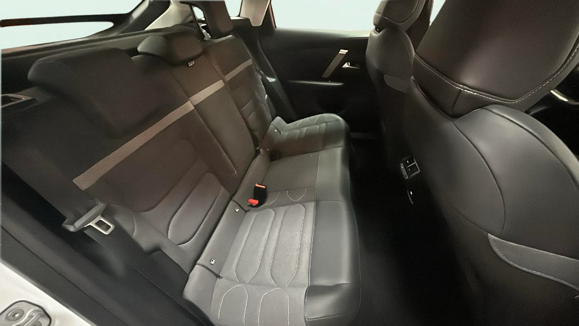 Citroën C4 BlueHDi 130 EAT8 Feel Pack - foto 12