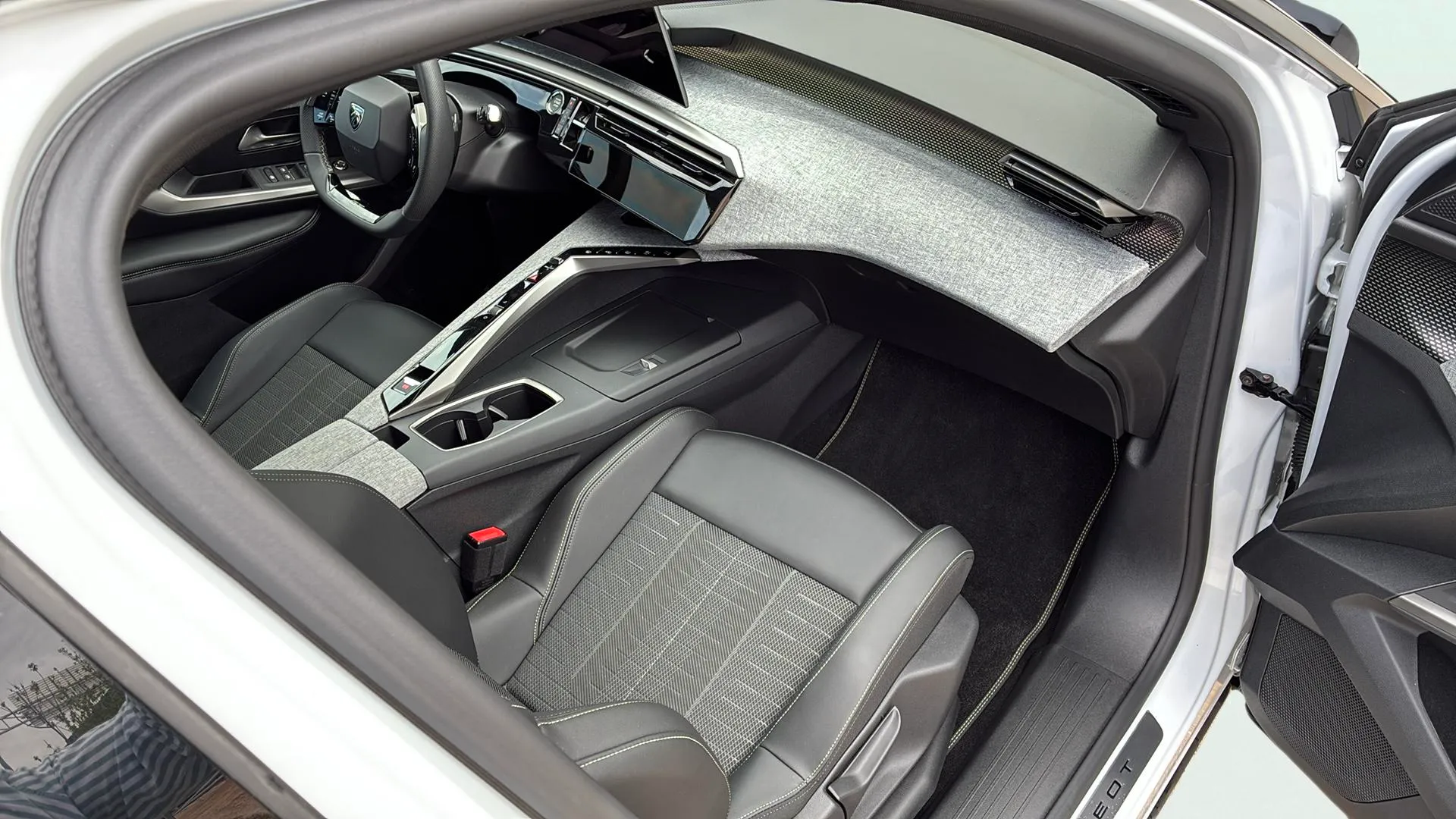 Peugeot 3008 1.2 GT eDCS6 - foto 11