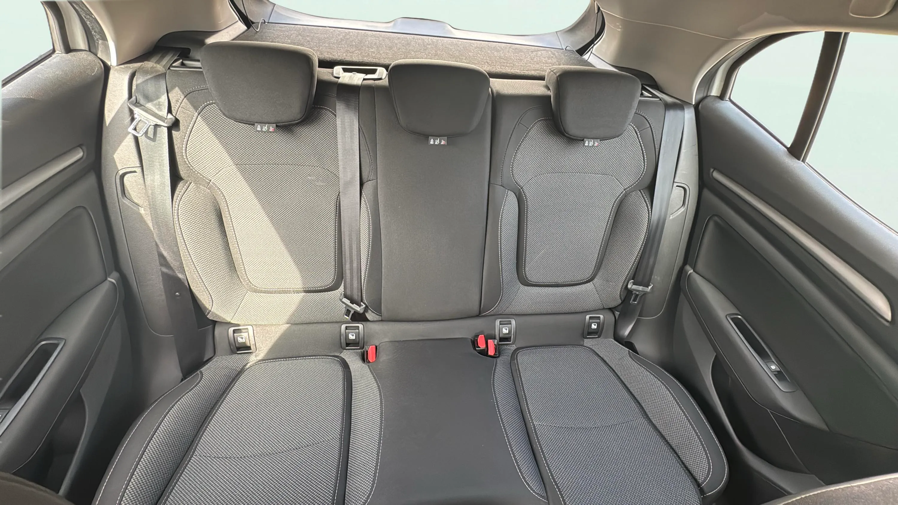 Renault Mégane Intens TCe GPF - foto 16