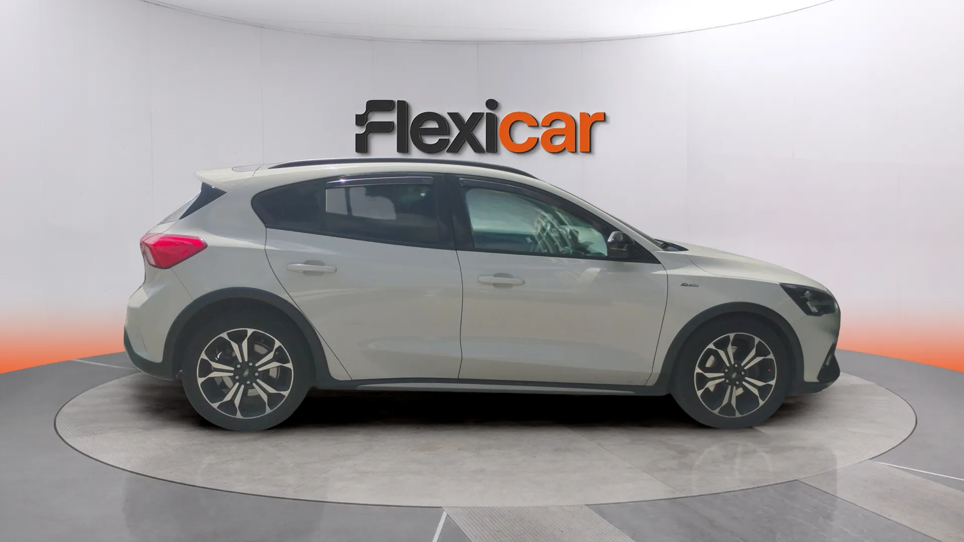 Ford Focus 1.0 EcoBoost Active - foto 3