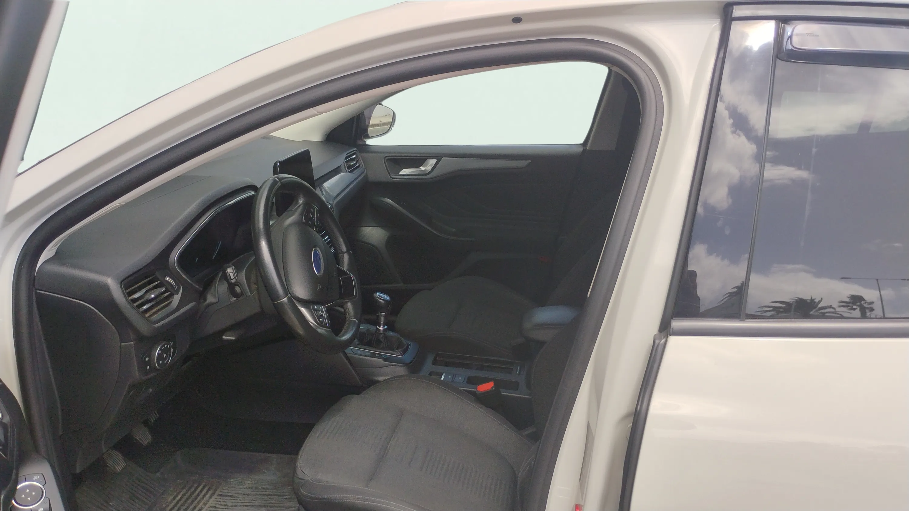 Ford Focus 1.0 EcoBoost Active - foto 11
