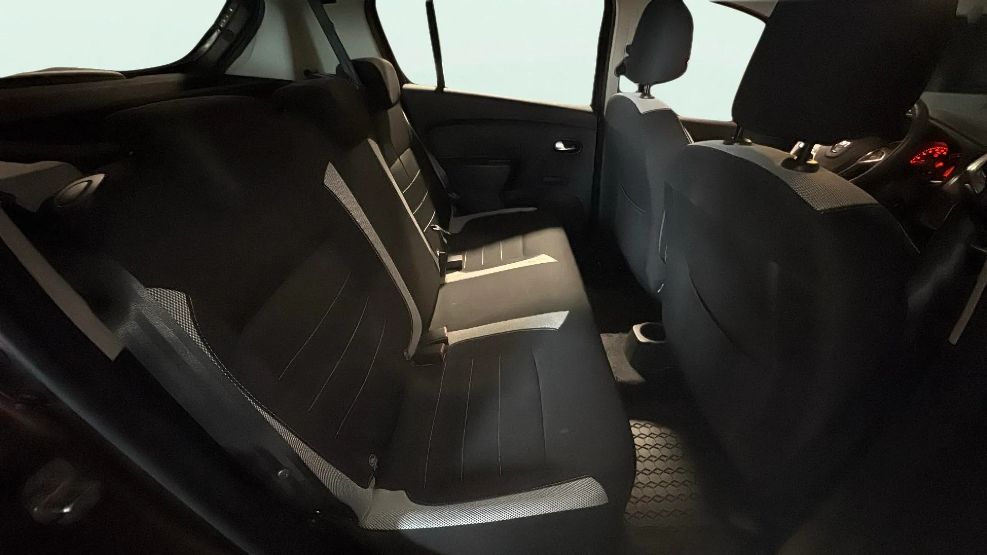 Dacia Sandero Stepway Essential TCe 1.0 - foto 10