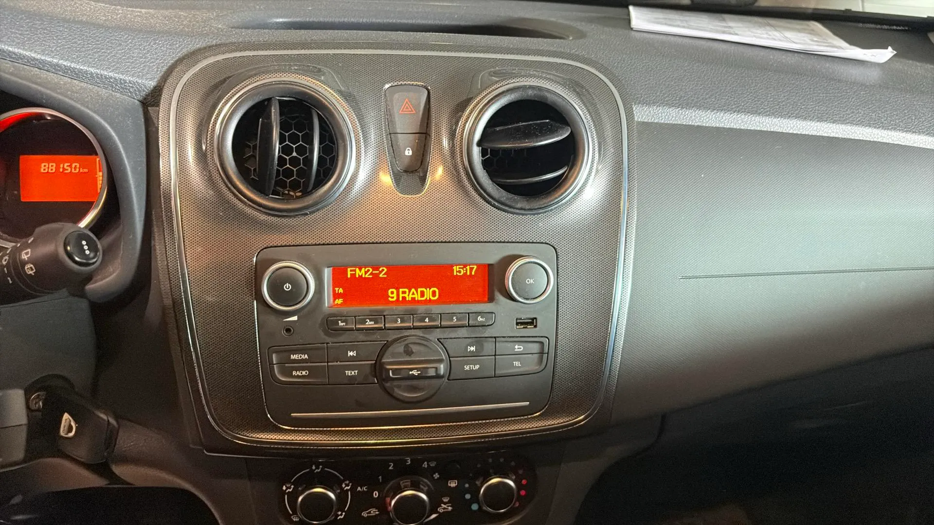 Dacia Sandero Stepway Essential TCe 1.0 - foto 17