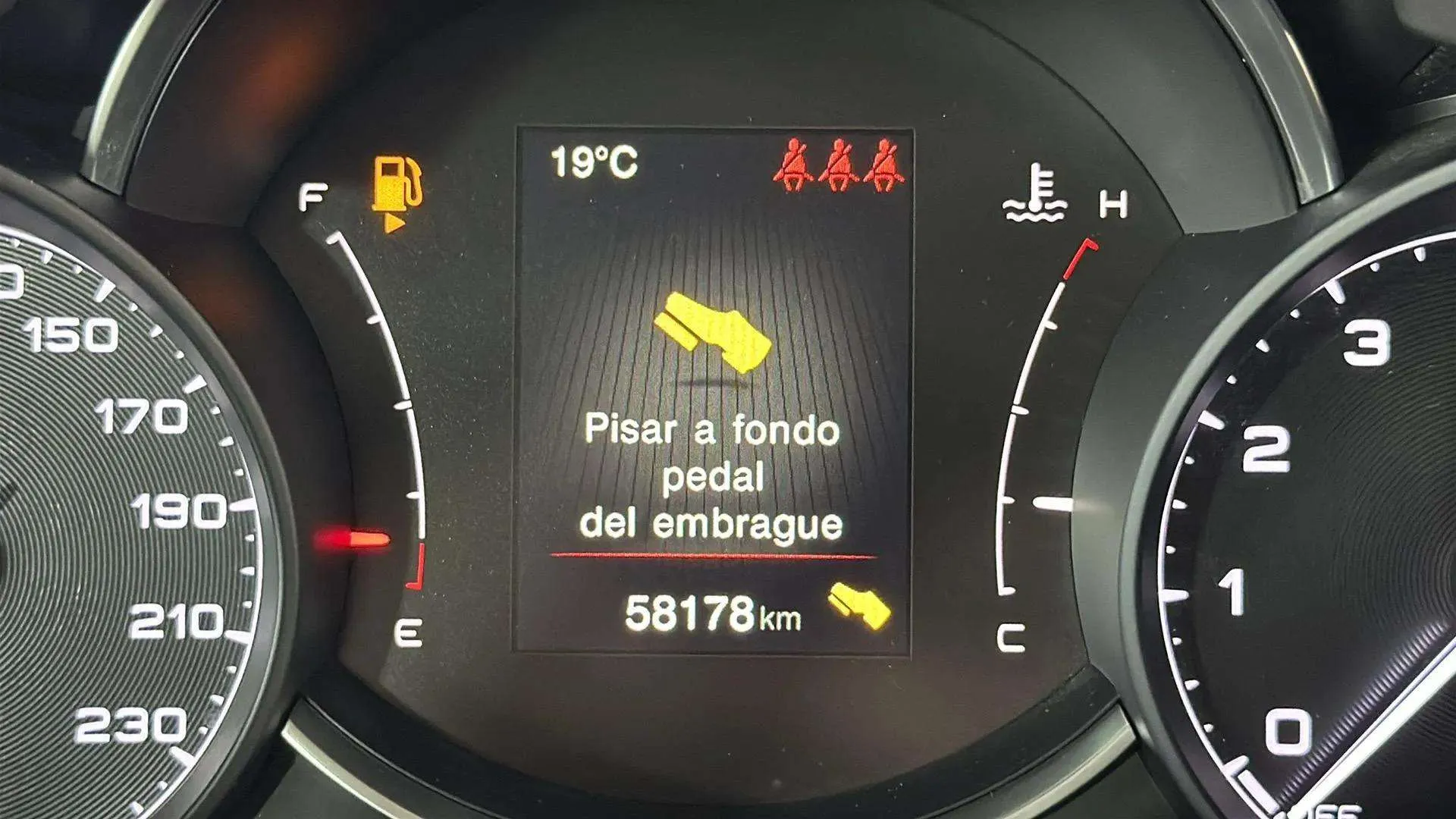 Fiat 500X Urban 1,0 Firefly T3 - foto 11