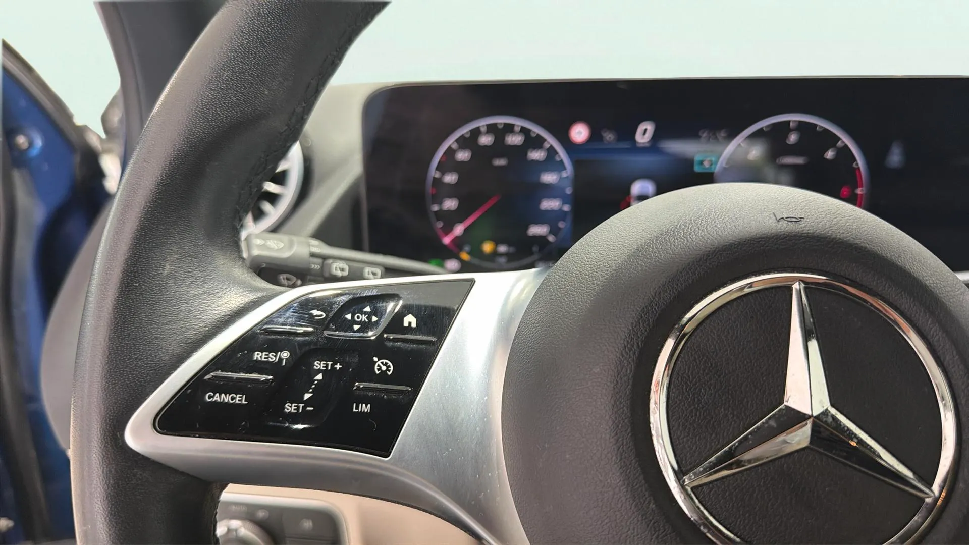 Mercedes-Benz GLA 200 D - foto 14