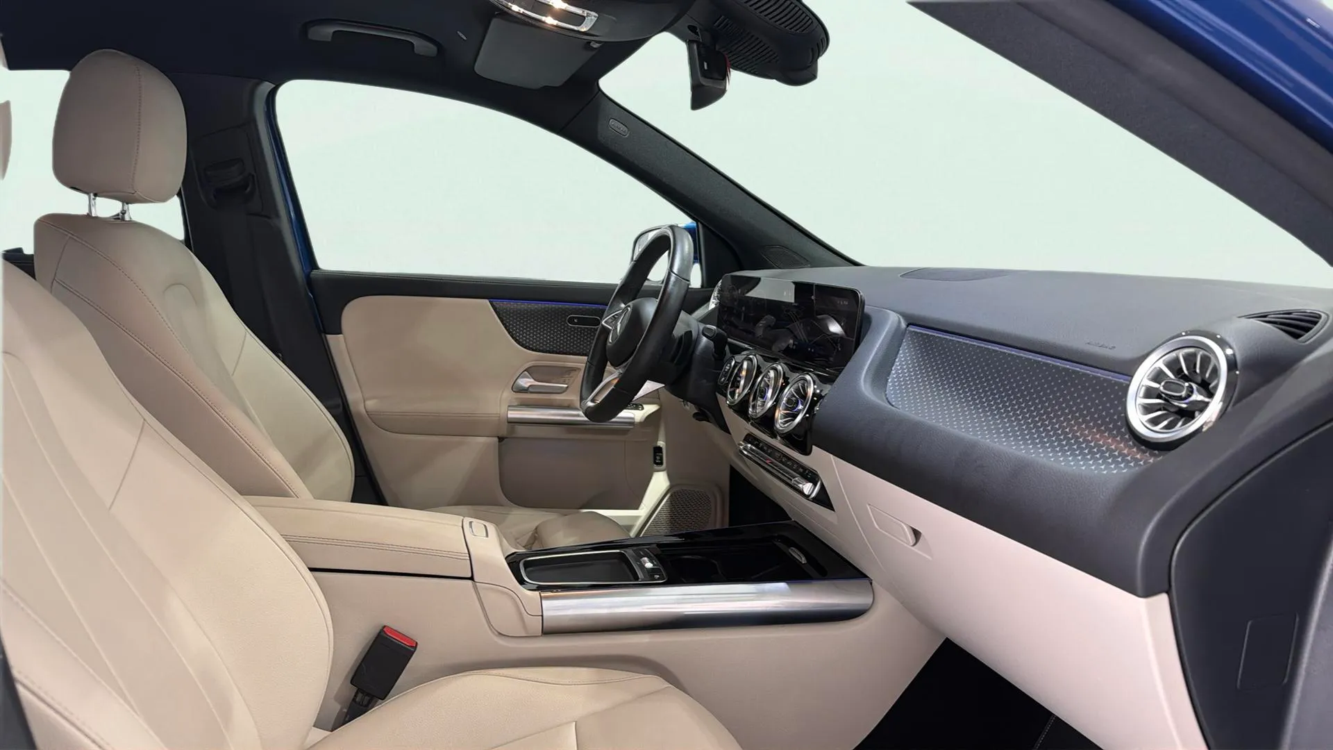 Mercedes-Benz GLA 200 D - foto 11