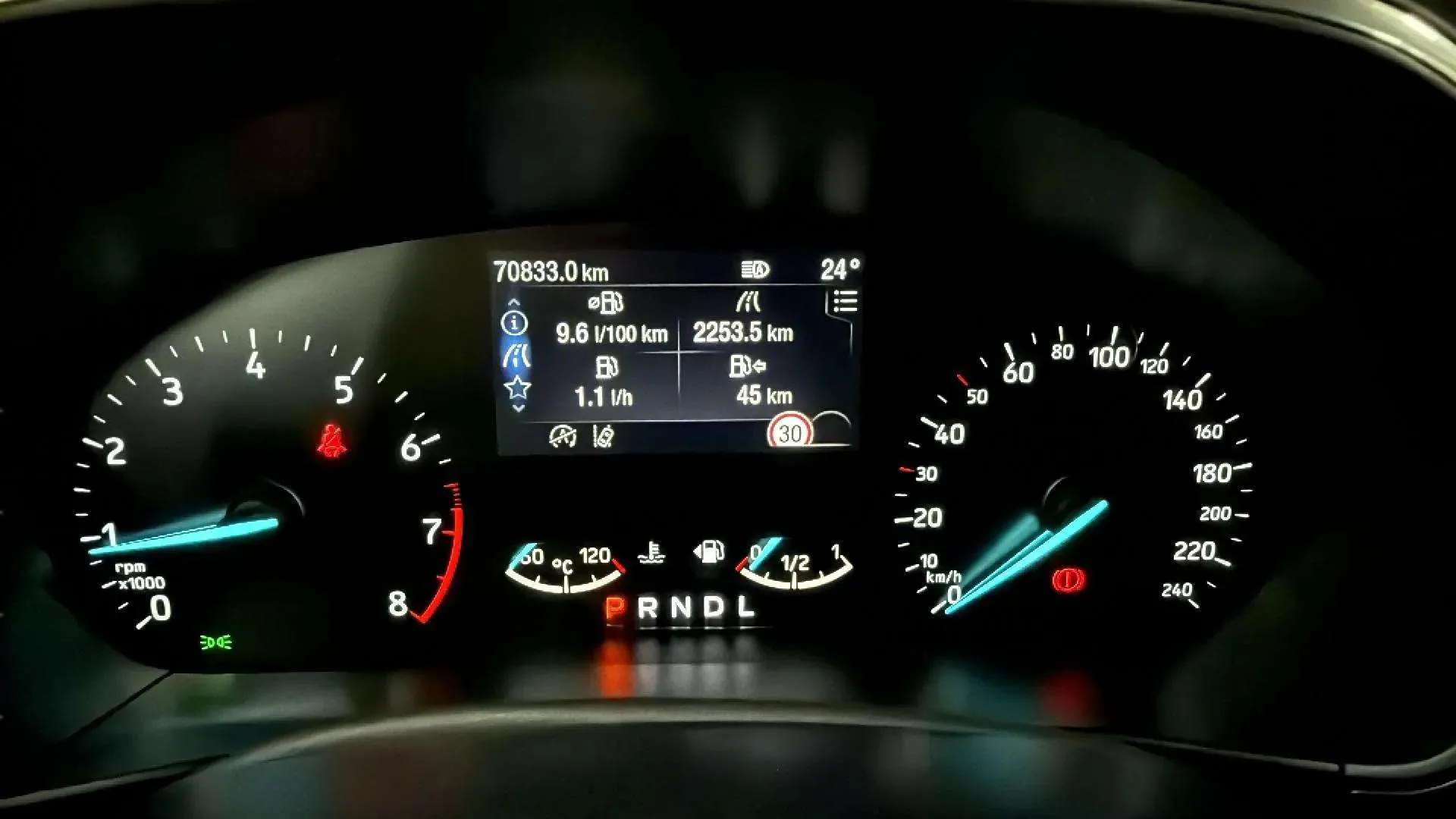 Ford Focus 1.0 EcoBoost MHEV Active - foto 17