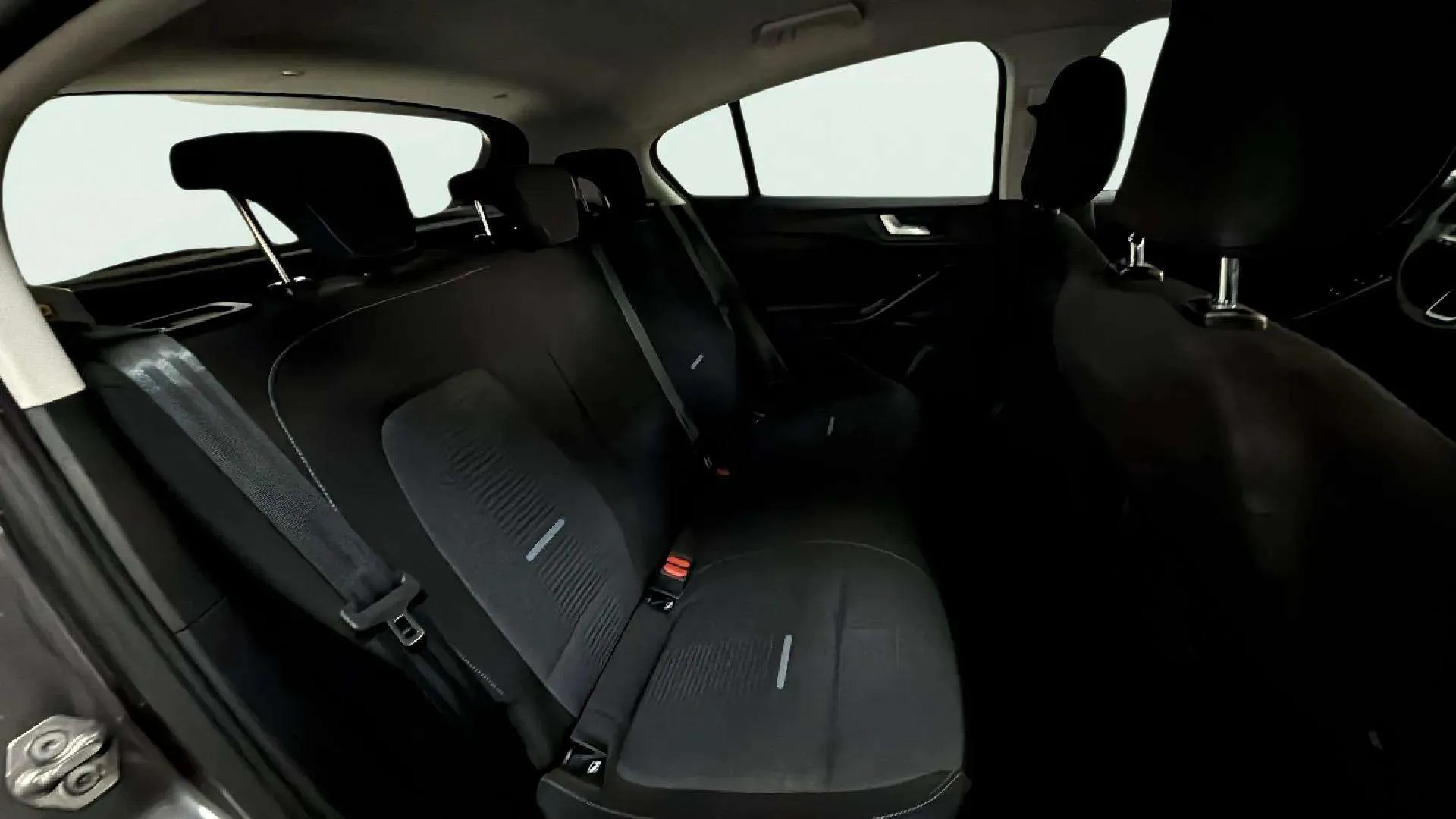 Ford Focus 1.0 EcoBoost MHEV Active - foto 12