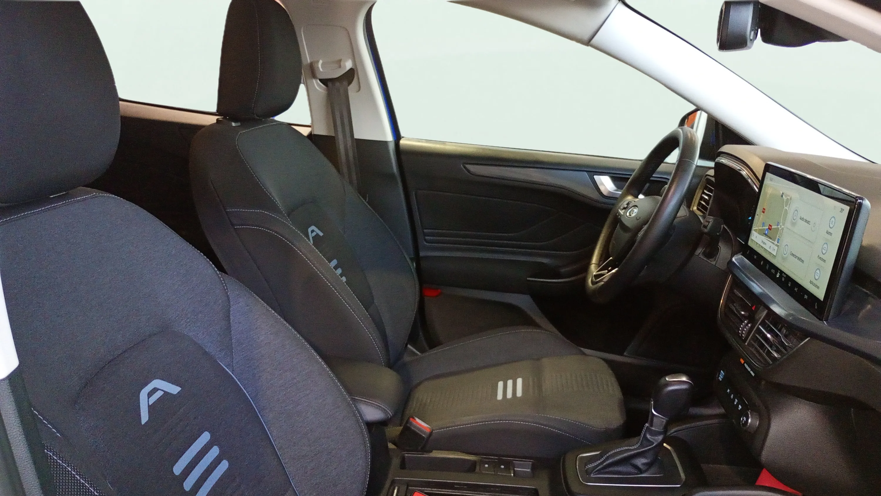 Ford Focus 1.0 EcoBoost MHEV Active - foto 17