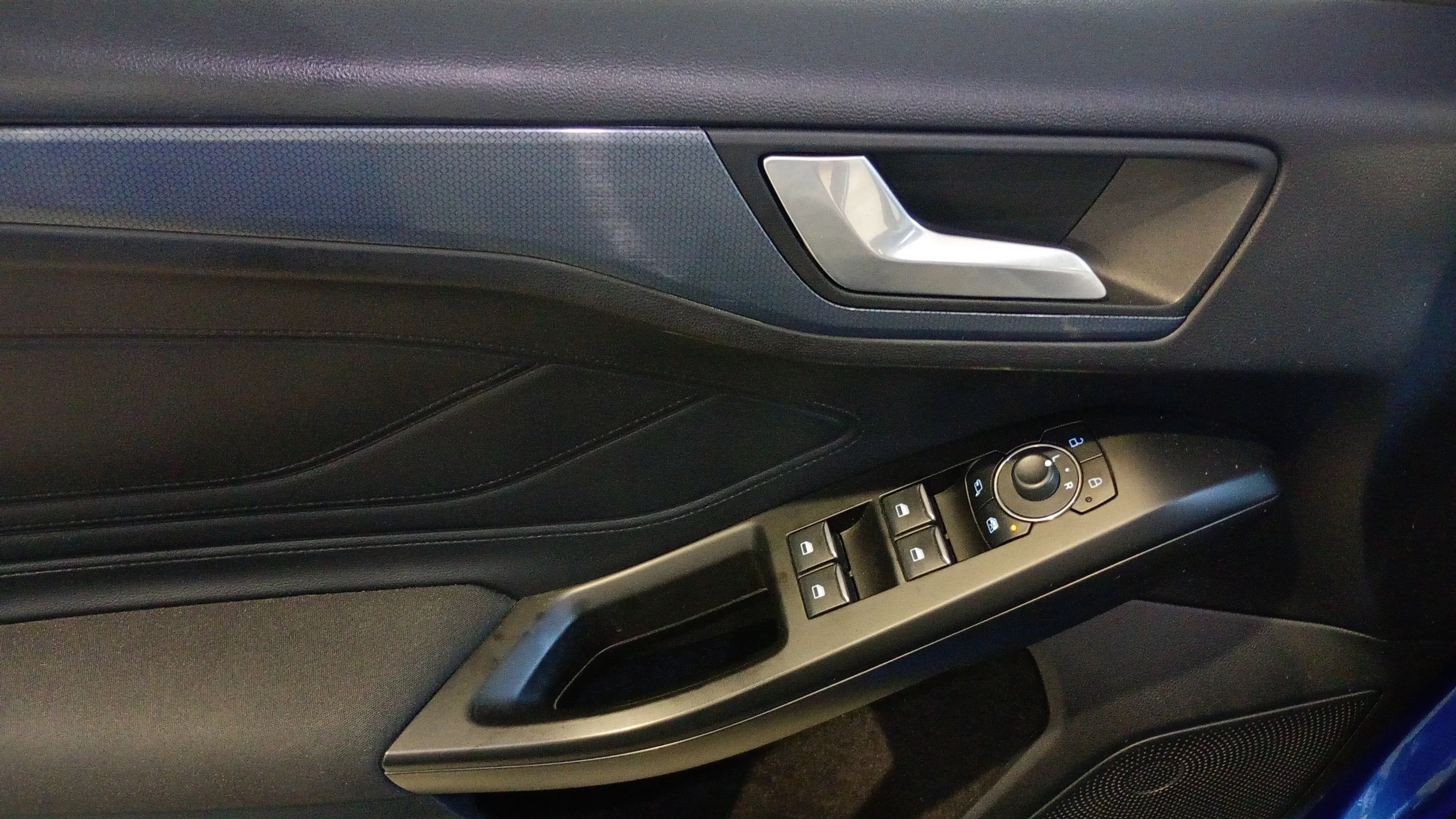 Ford Focus 1.0 EcoBoost MHEV Active - foto 19