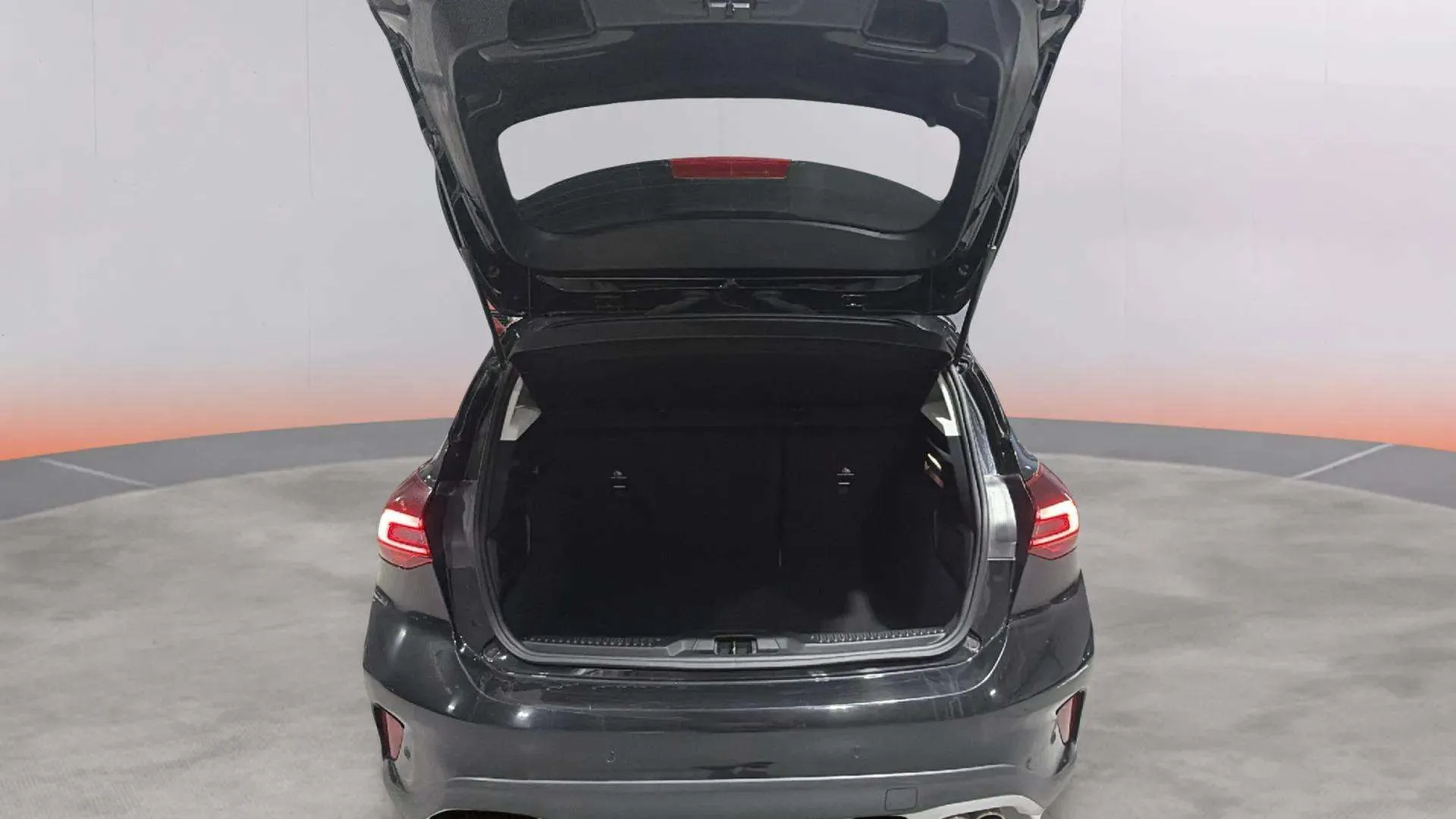 Ford Focus 1.0 EcoBoost MHEV Active - foto 17