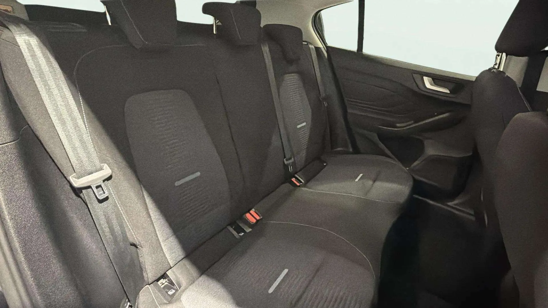 Ford Focus 1.0 EcoBoost MHEV Active - foto 16
