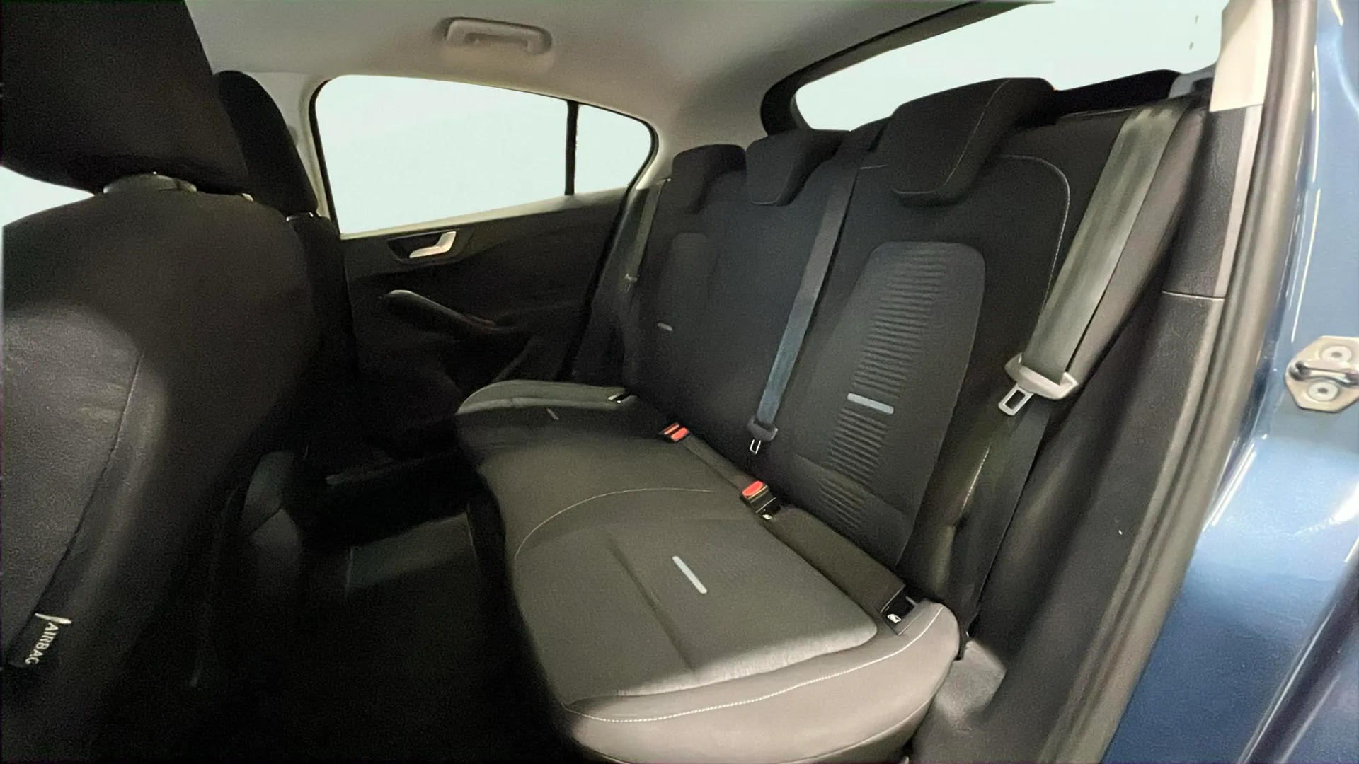 Ford Focus 1.0 EcoBoost MHEV Active - foto 18