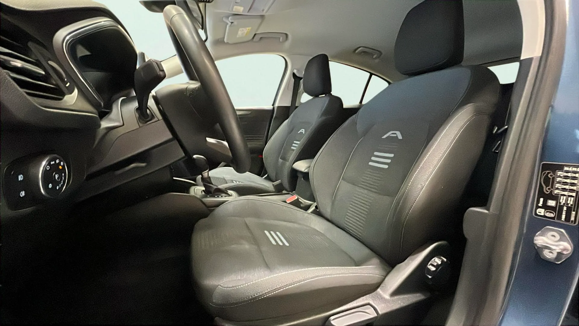 Ford Focus 1.0 EcoBoost MHEV Active - foto 17