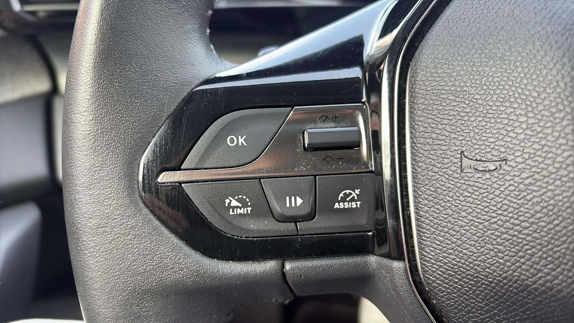 Peugeot 308 Allure BlueHDi 130 EAT8 - foto 14