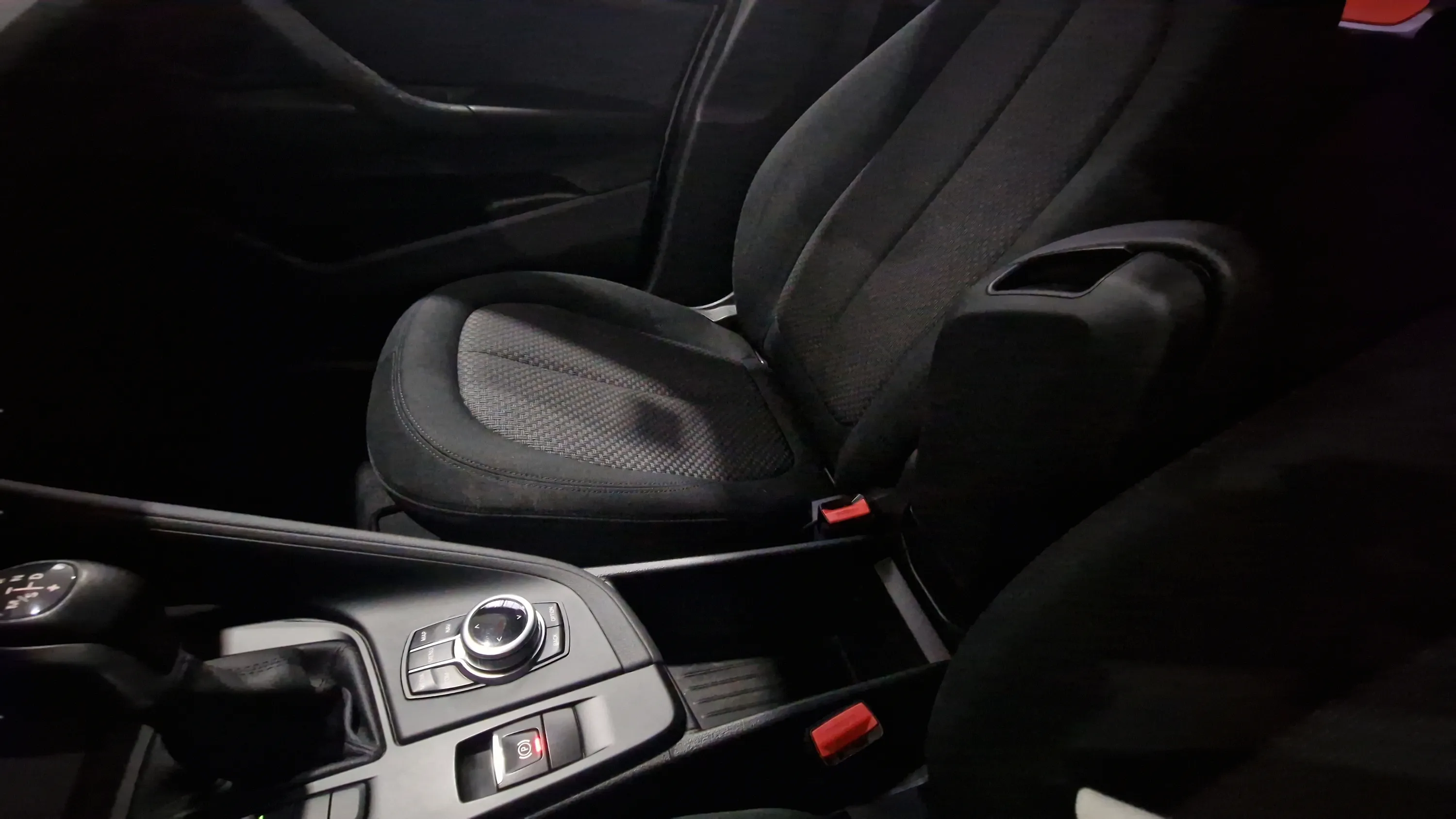 BMW X1 sDrive18d - foto 29