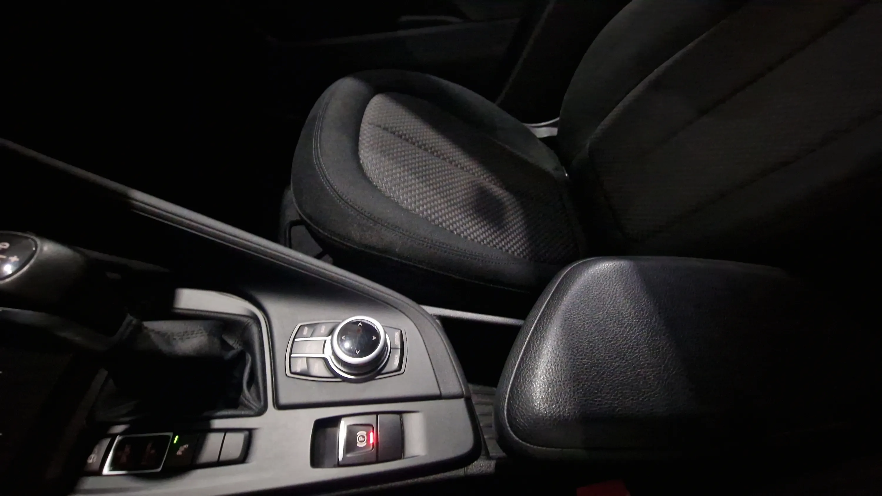 BMW X1 sDrive18d - foto 28