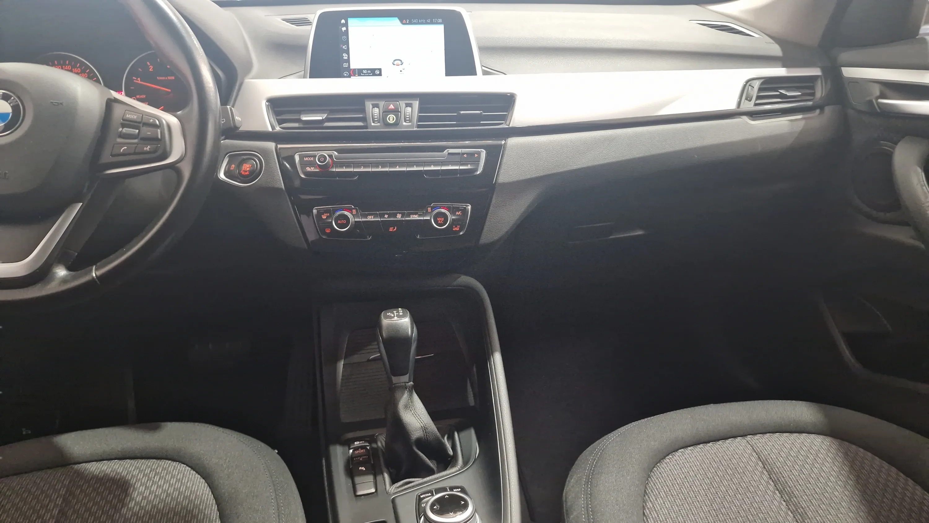 BMW X1 sDrive18d - foto 8